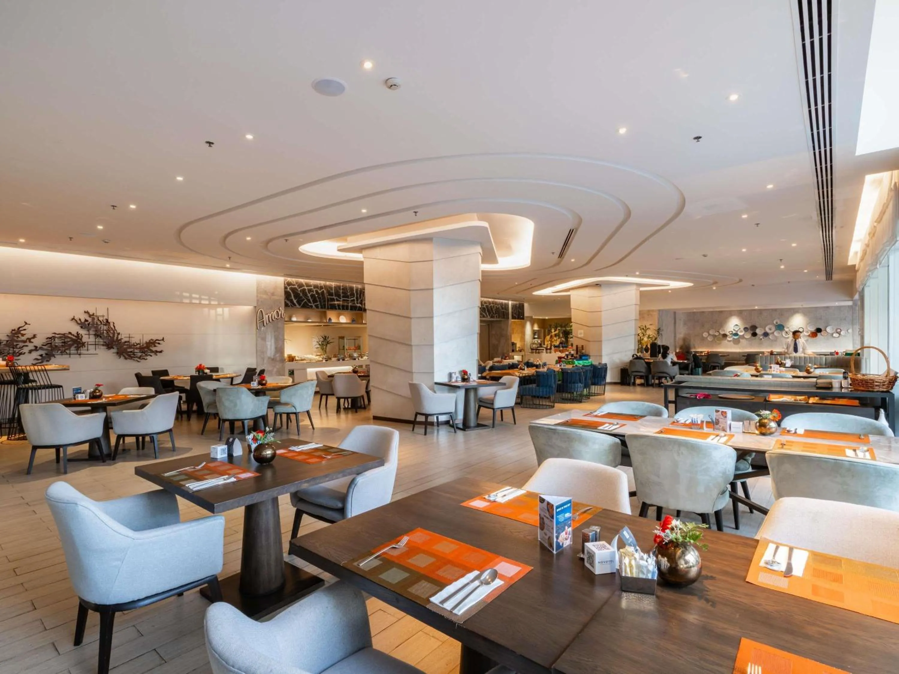 Restaurant/places to eat in Novotel Phuket City Phokeethra