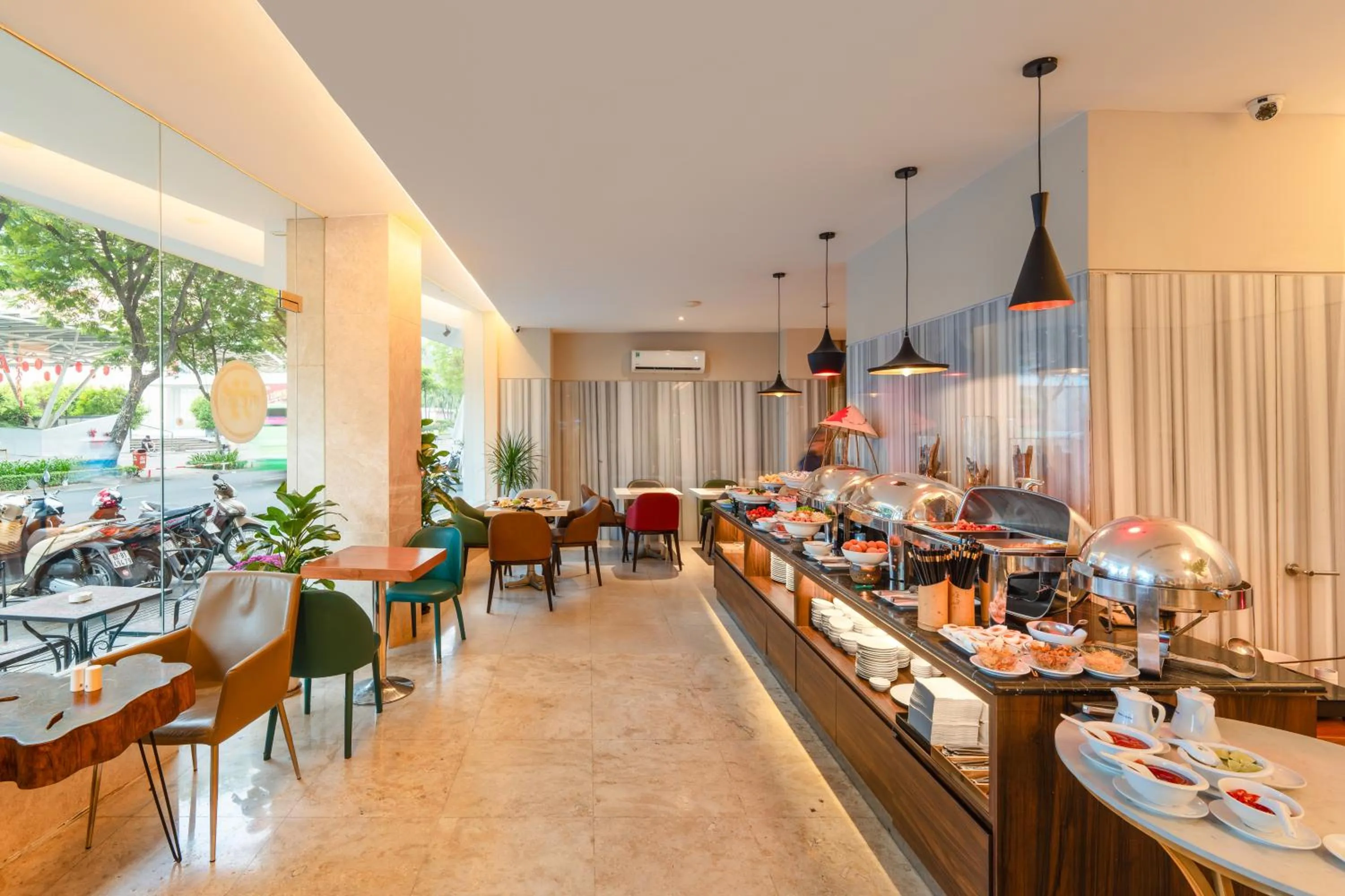 Living room in Liberty Hotel Saigon Greenview