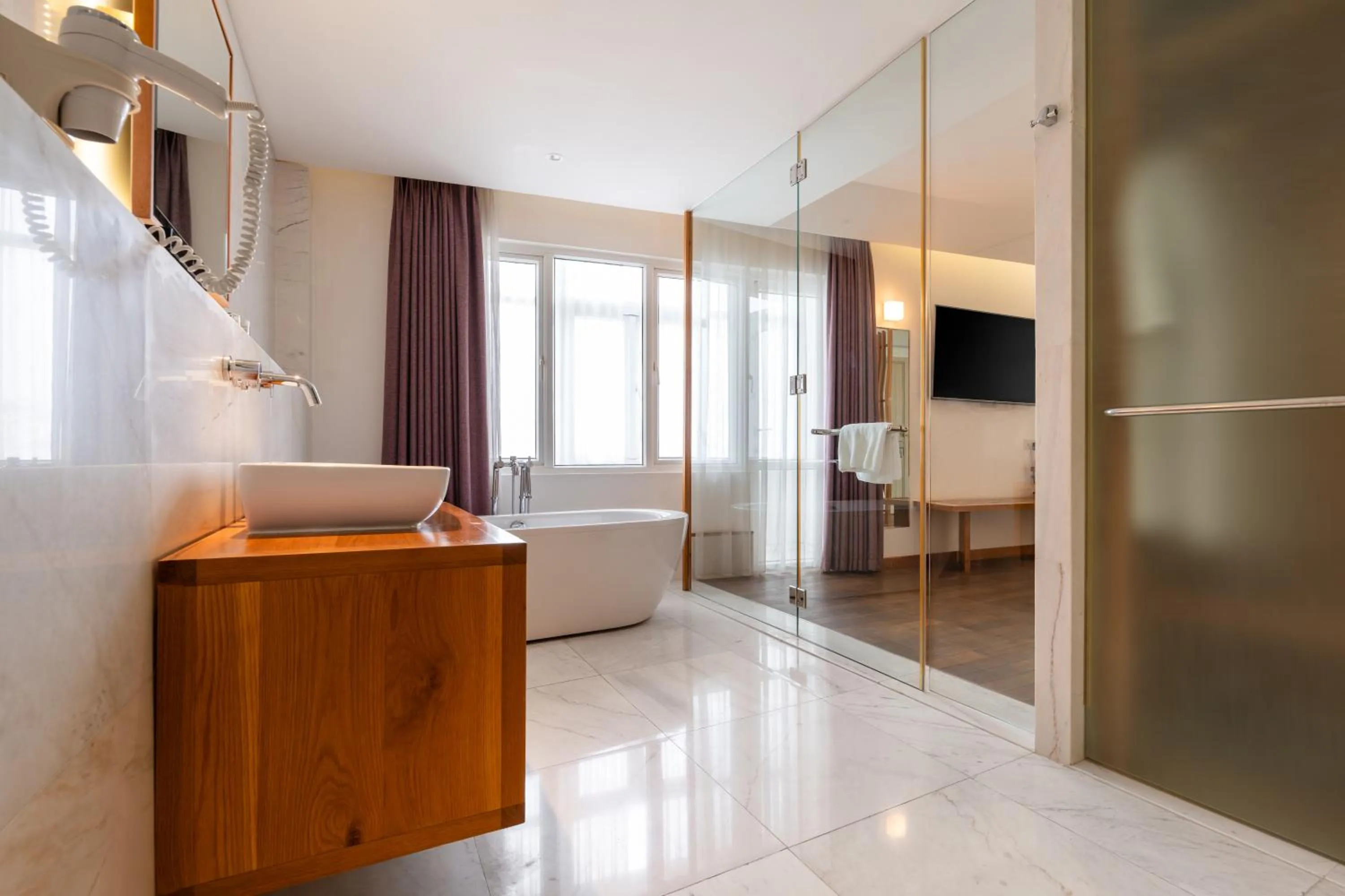 Bathroom in Liberty Hotel Saigon Greenview