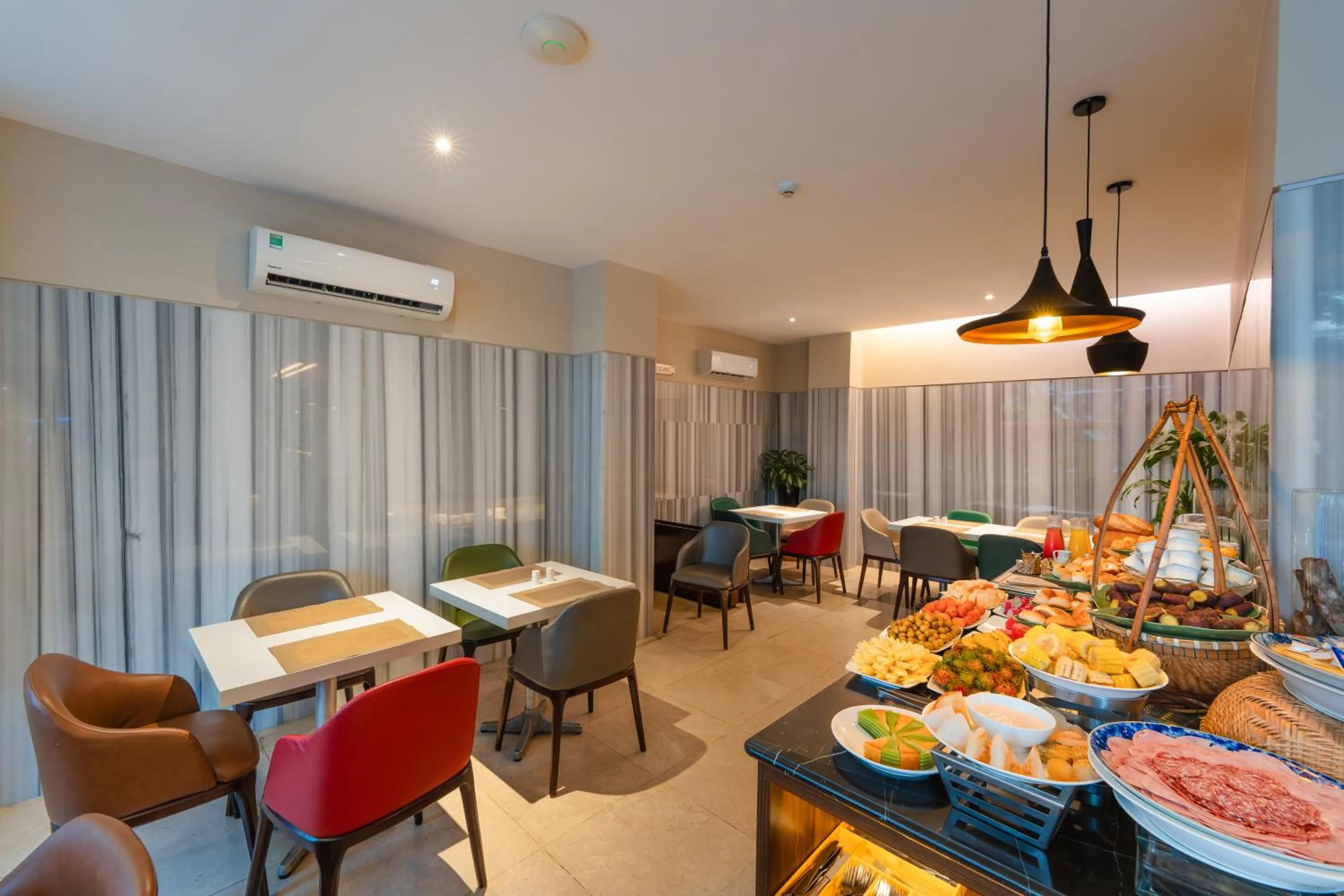 Living room in Liberty Hotel Saigon Greenview