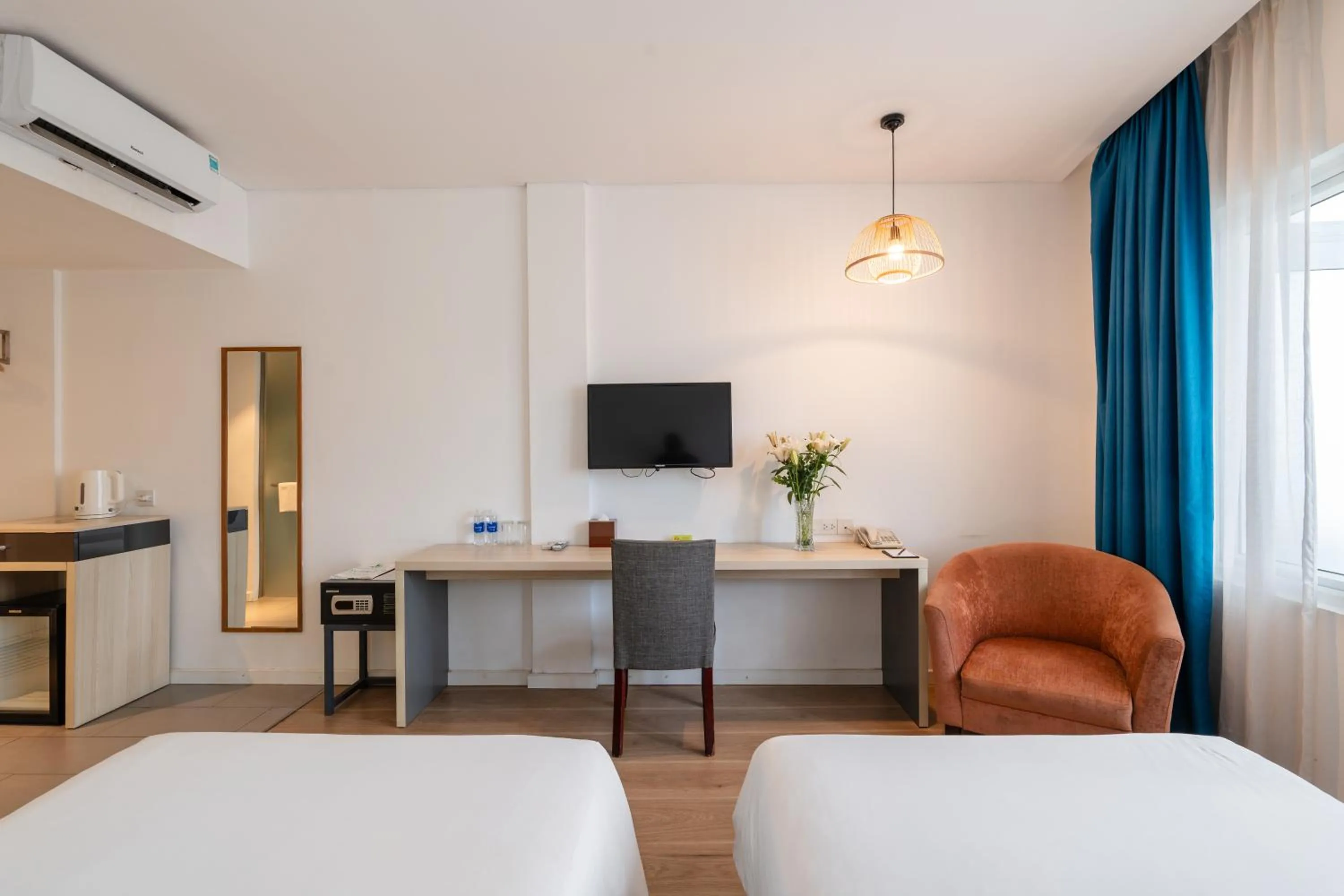 Bedroom, Bed in Liberty Hotel Saigon Greenview