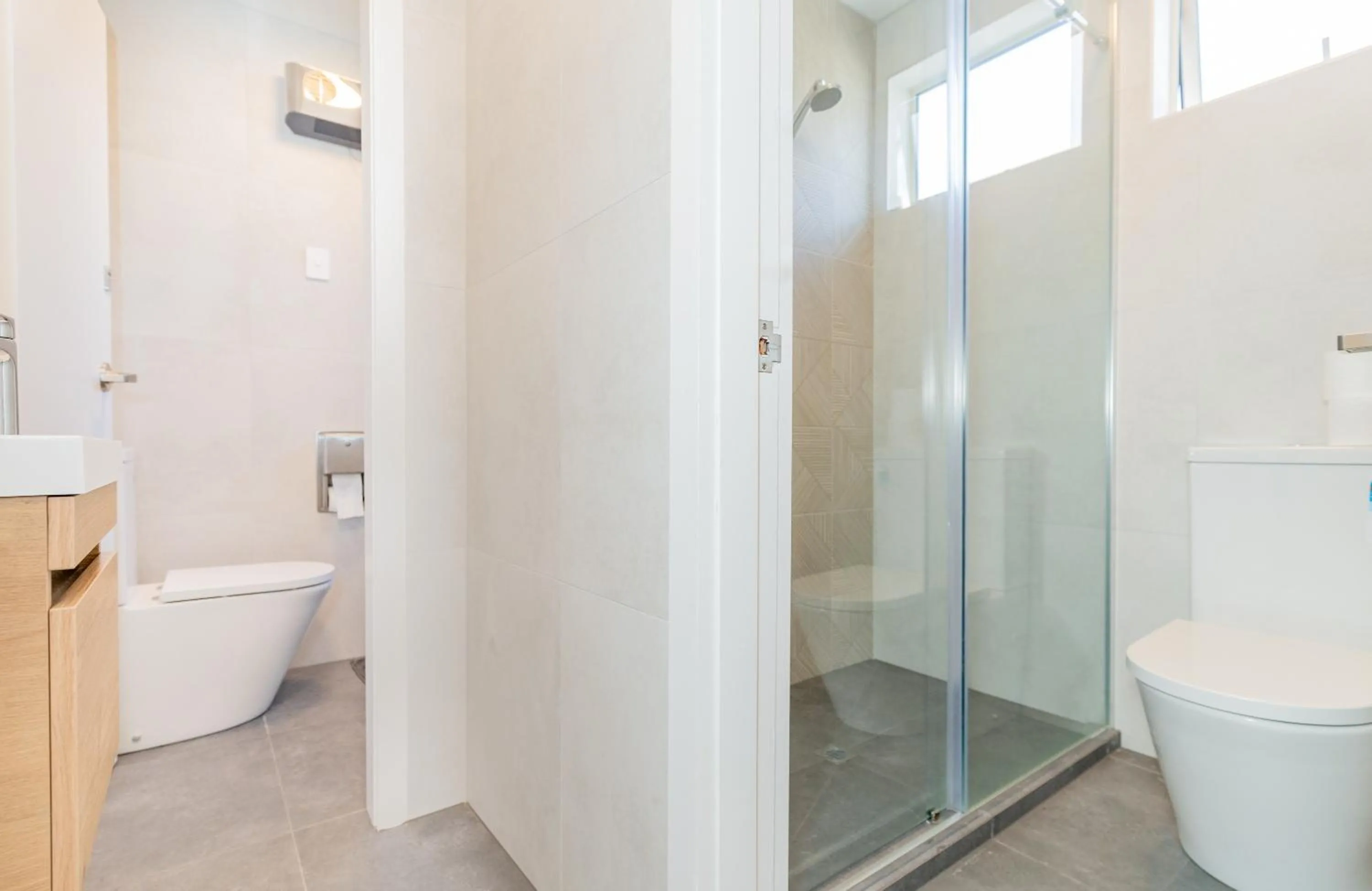 Shower in Melbourne Lodge Queenstown