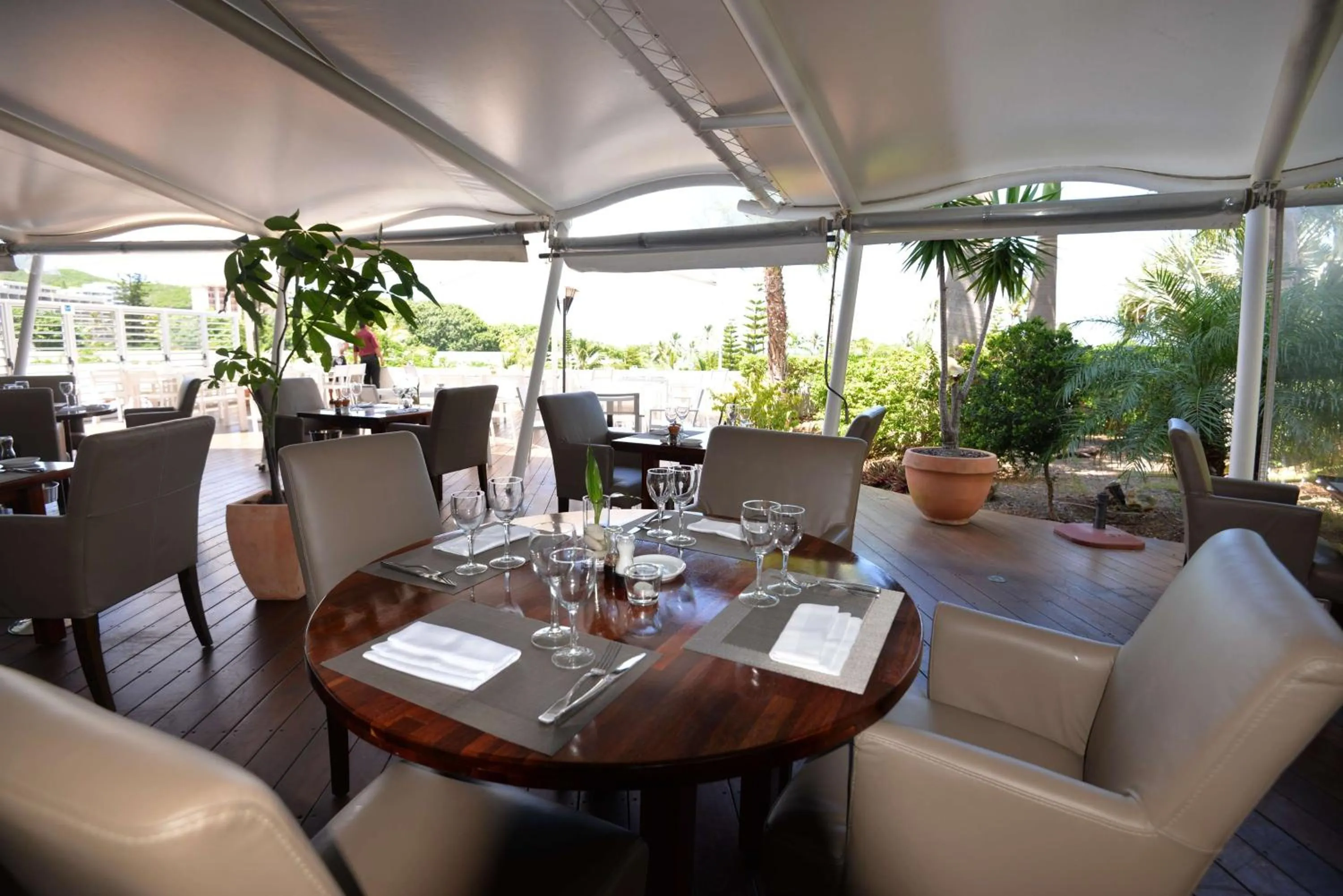 Lounge or bar in Hilton Noumea La Promenade Residences