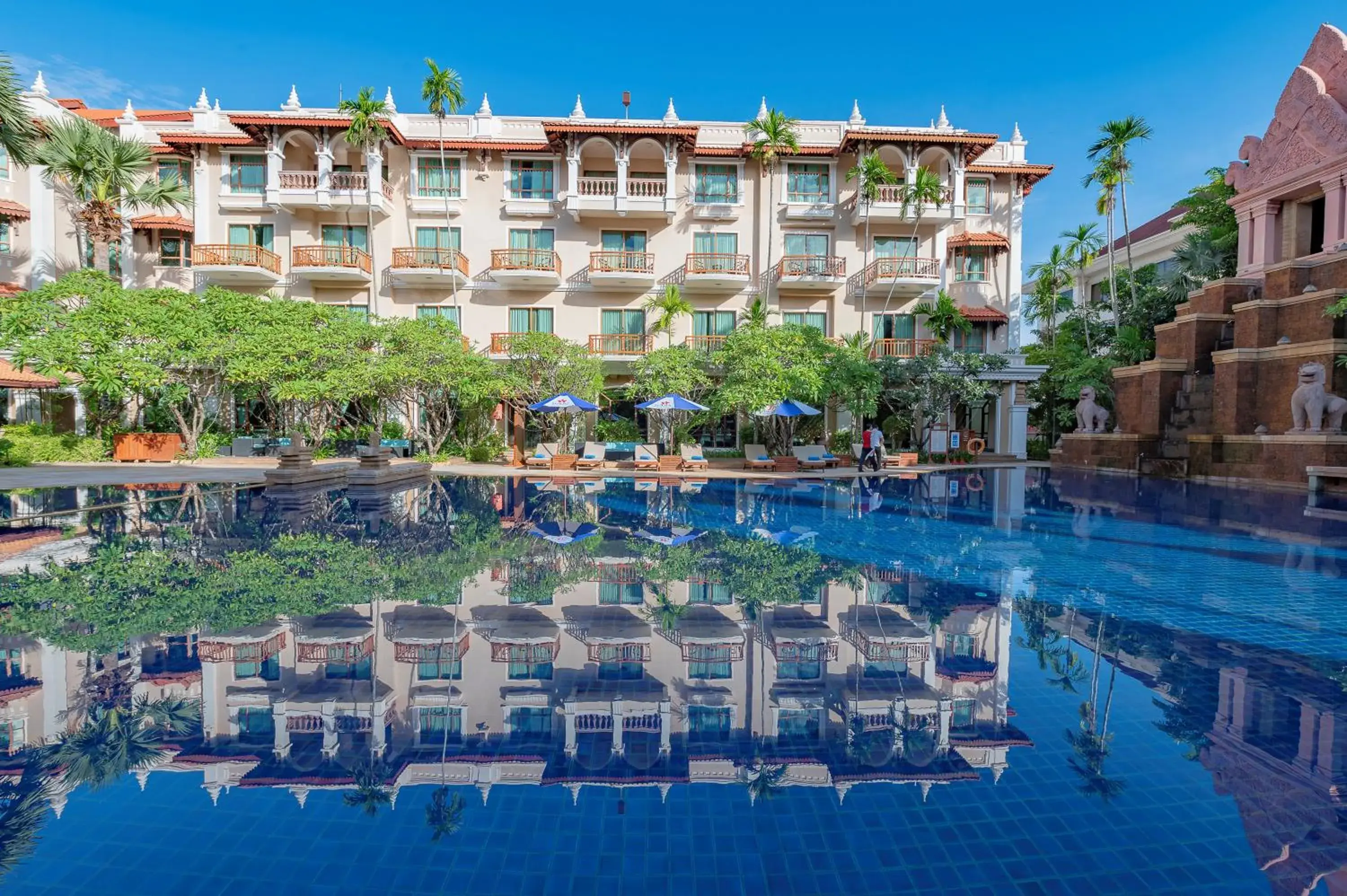 Swimming pool in Sokha Angkor Resort Swimming pool in Sokha Angkor Resort