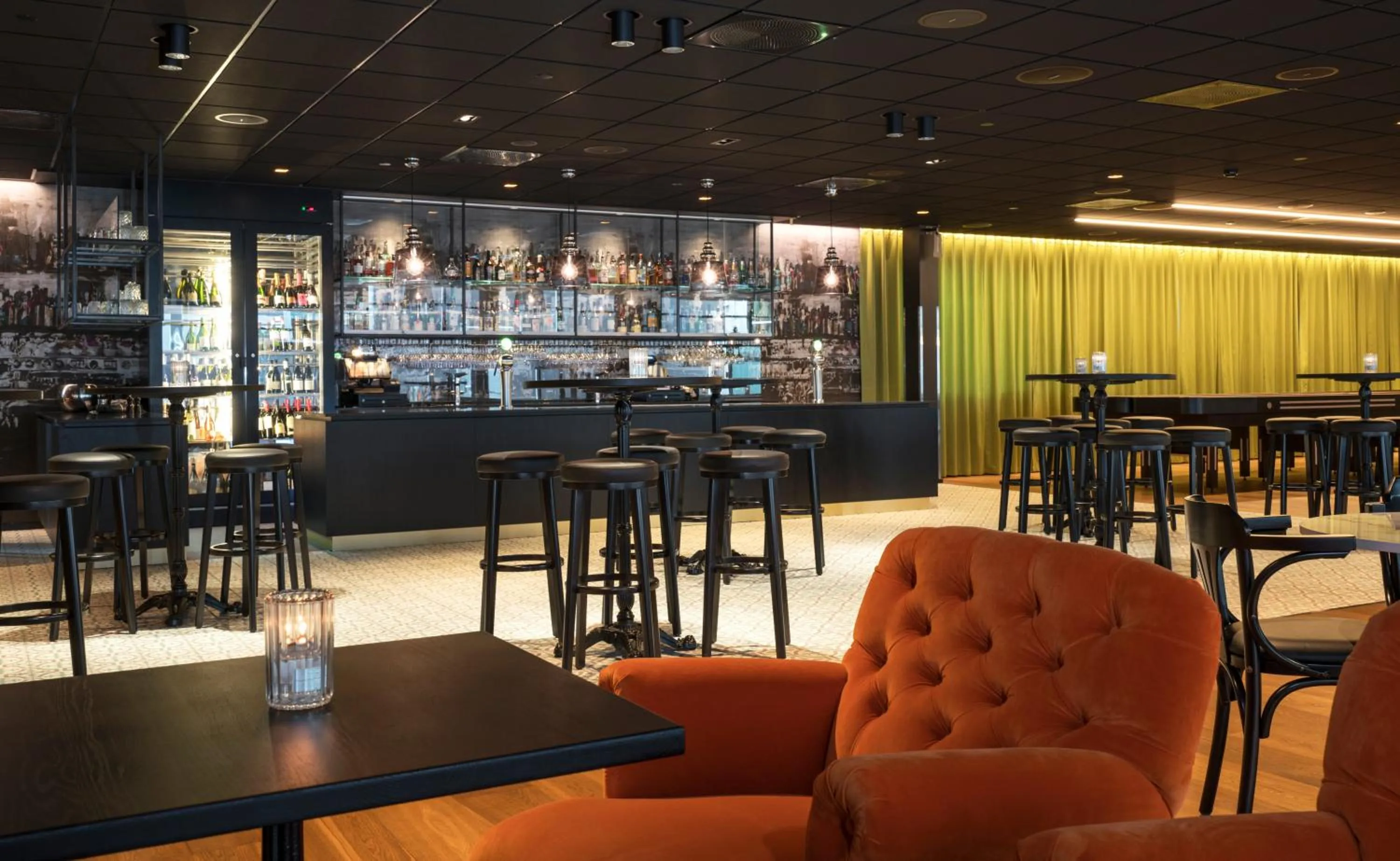 Lounge or bar in Thon Hotel Oslo Airport