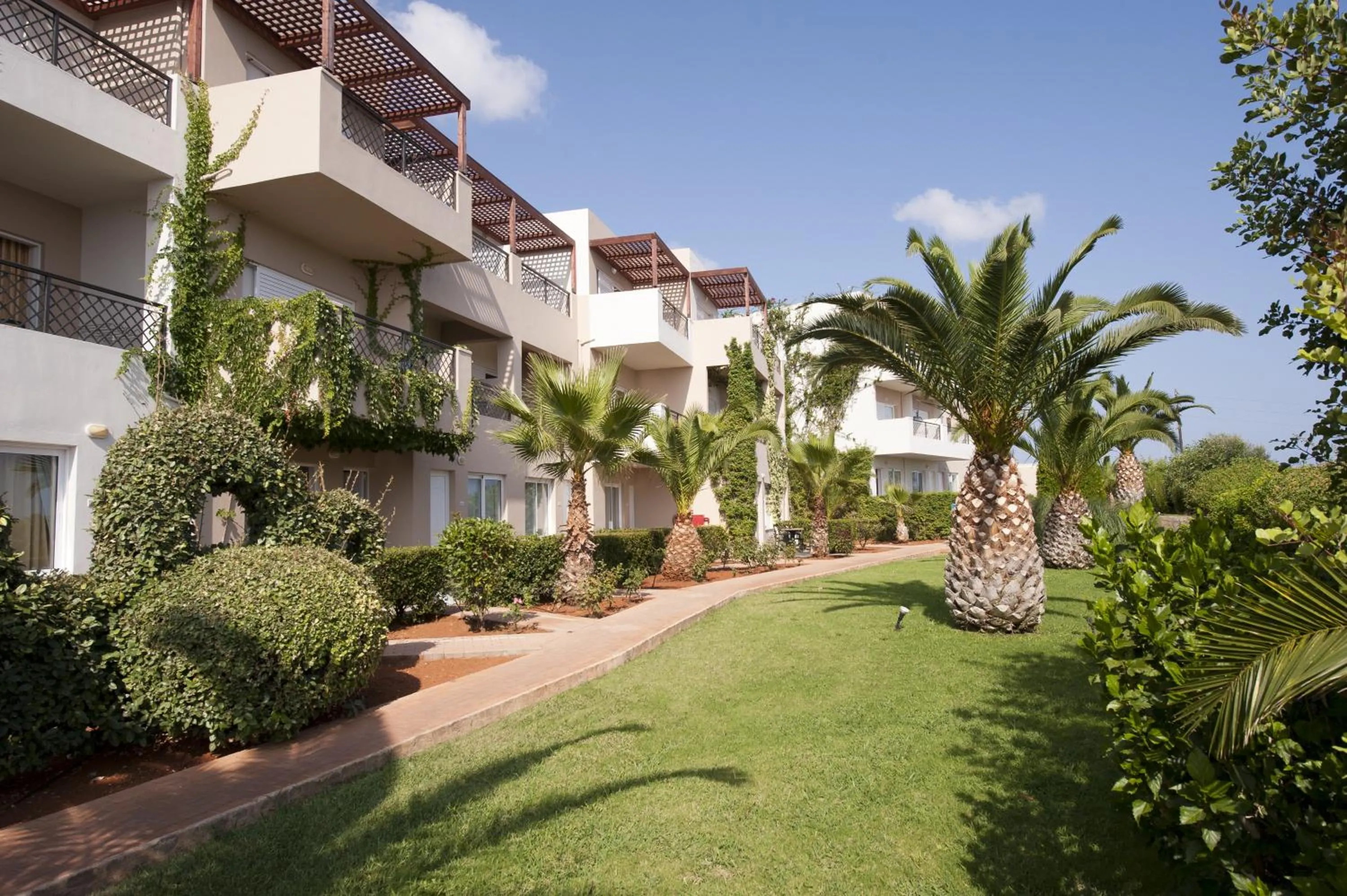 Garden in Grand Hotel Holiday Resort