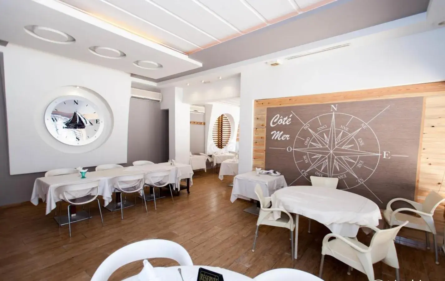 Lounge or bar in City Business Monastir Center Lounge or bar in City Business Monastir Center