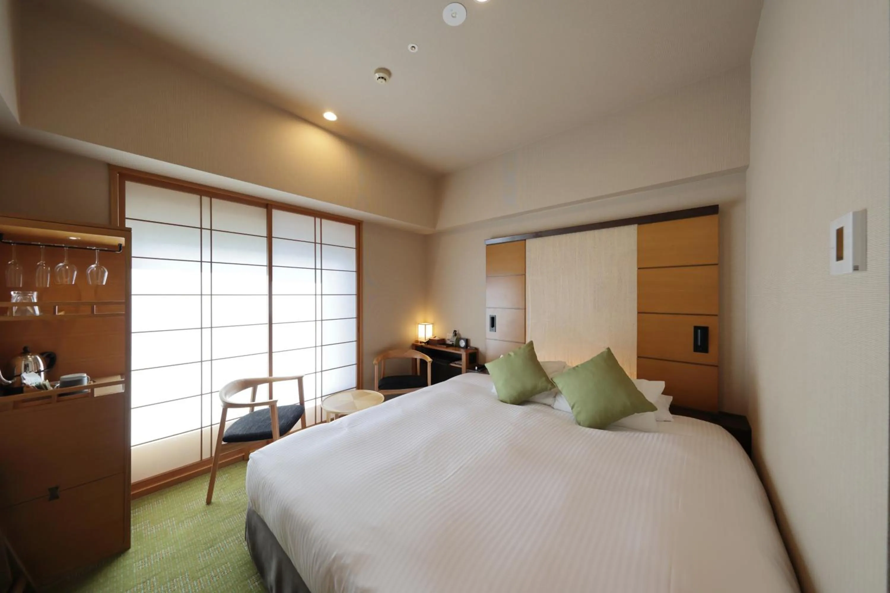 Bed in Hotel Niwa Tokyo
