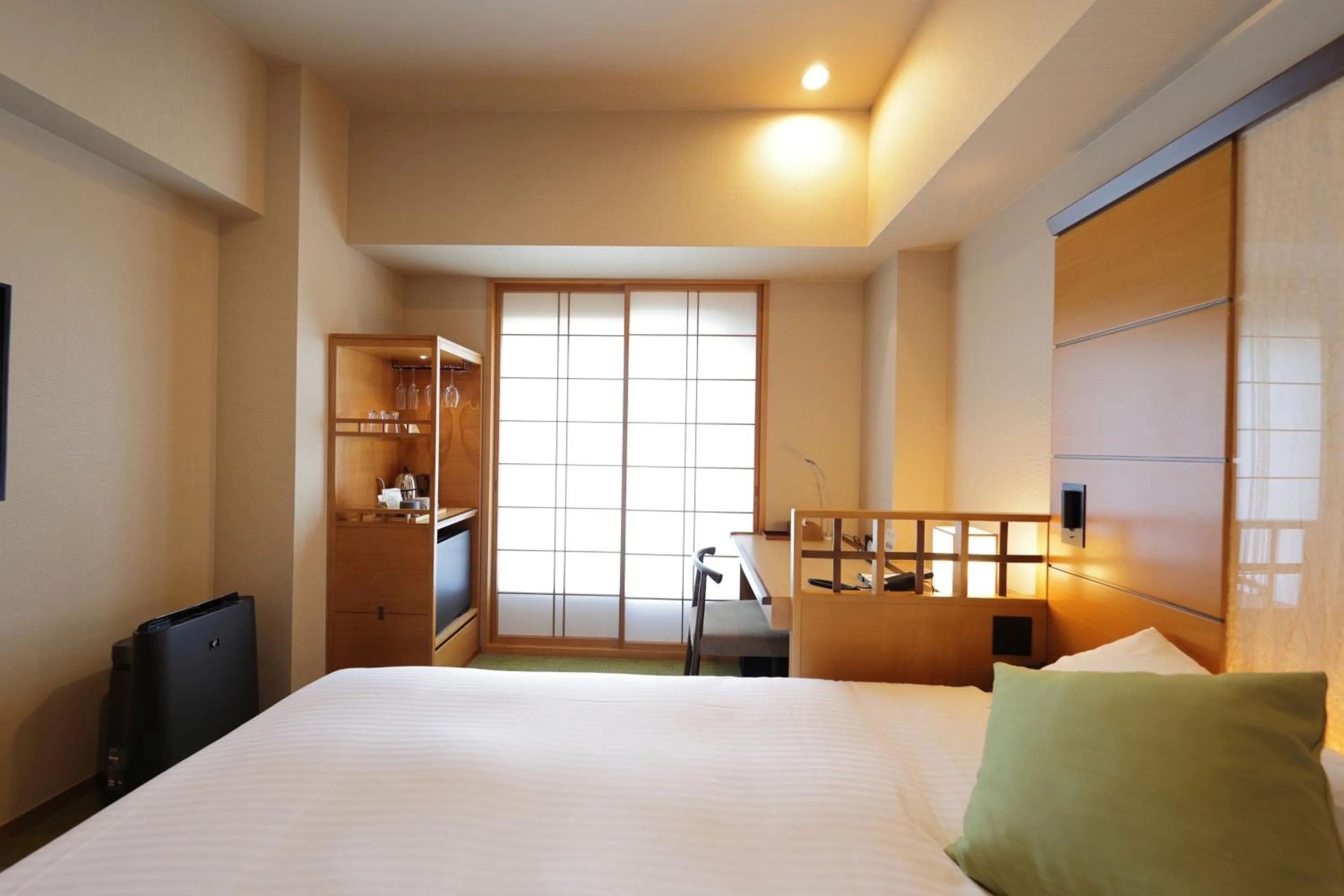 Photo of the whole room, Bed in Hotel Niwa Tokyo