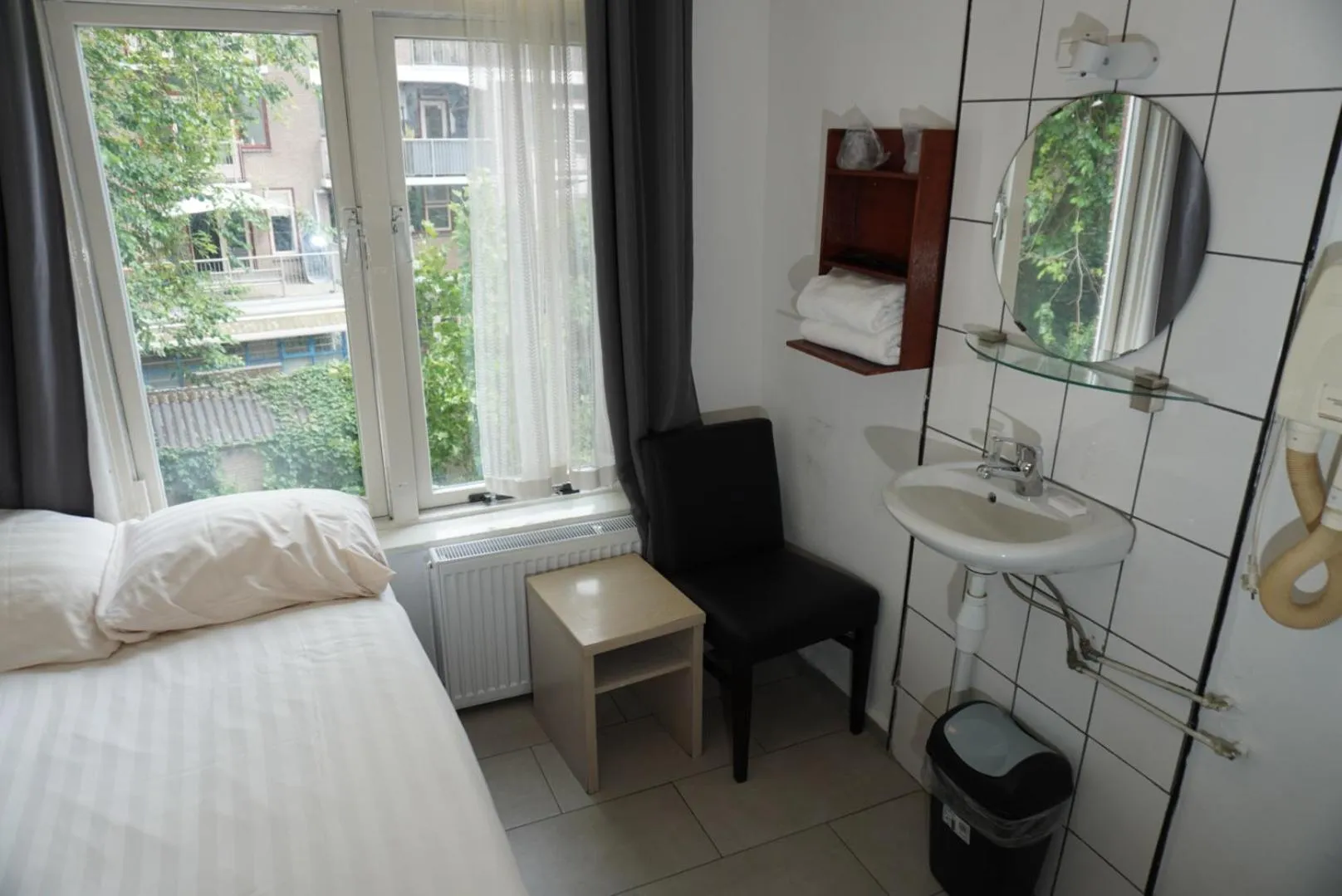 Bed in Hotel Schroder