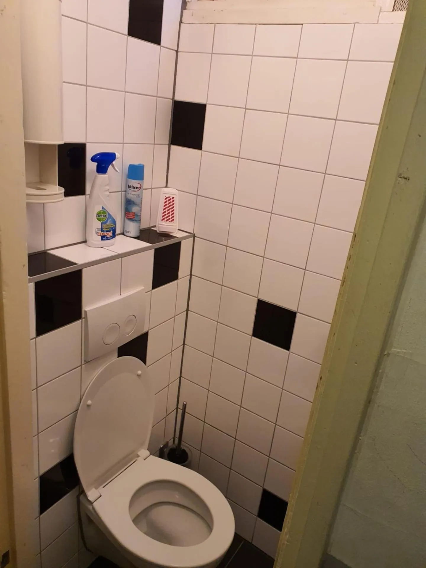 Toilet in Hotel Schroder