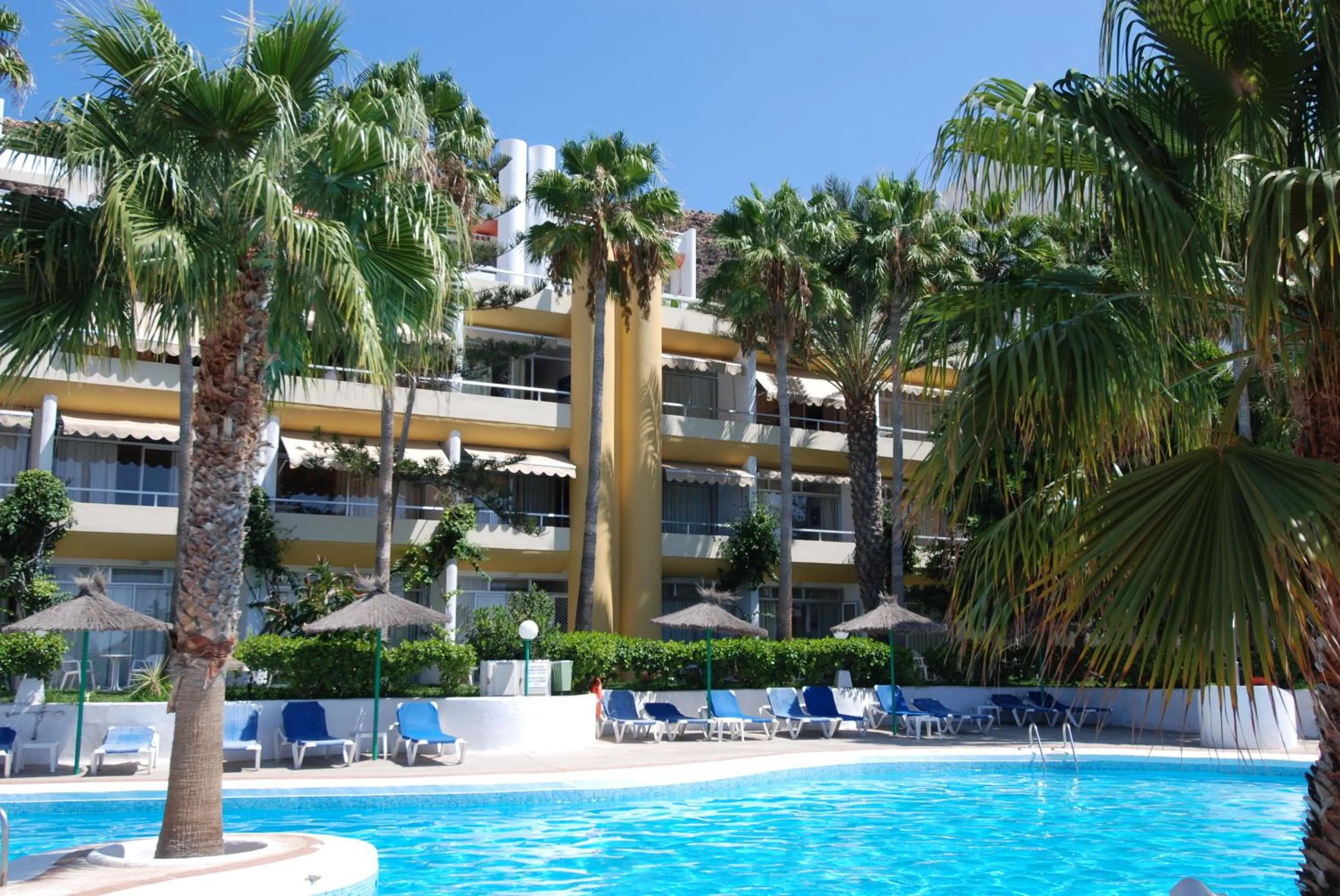 Property building in Apartamentos Matorral
