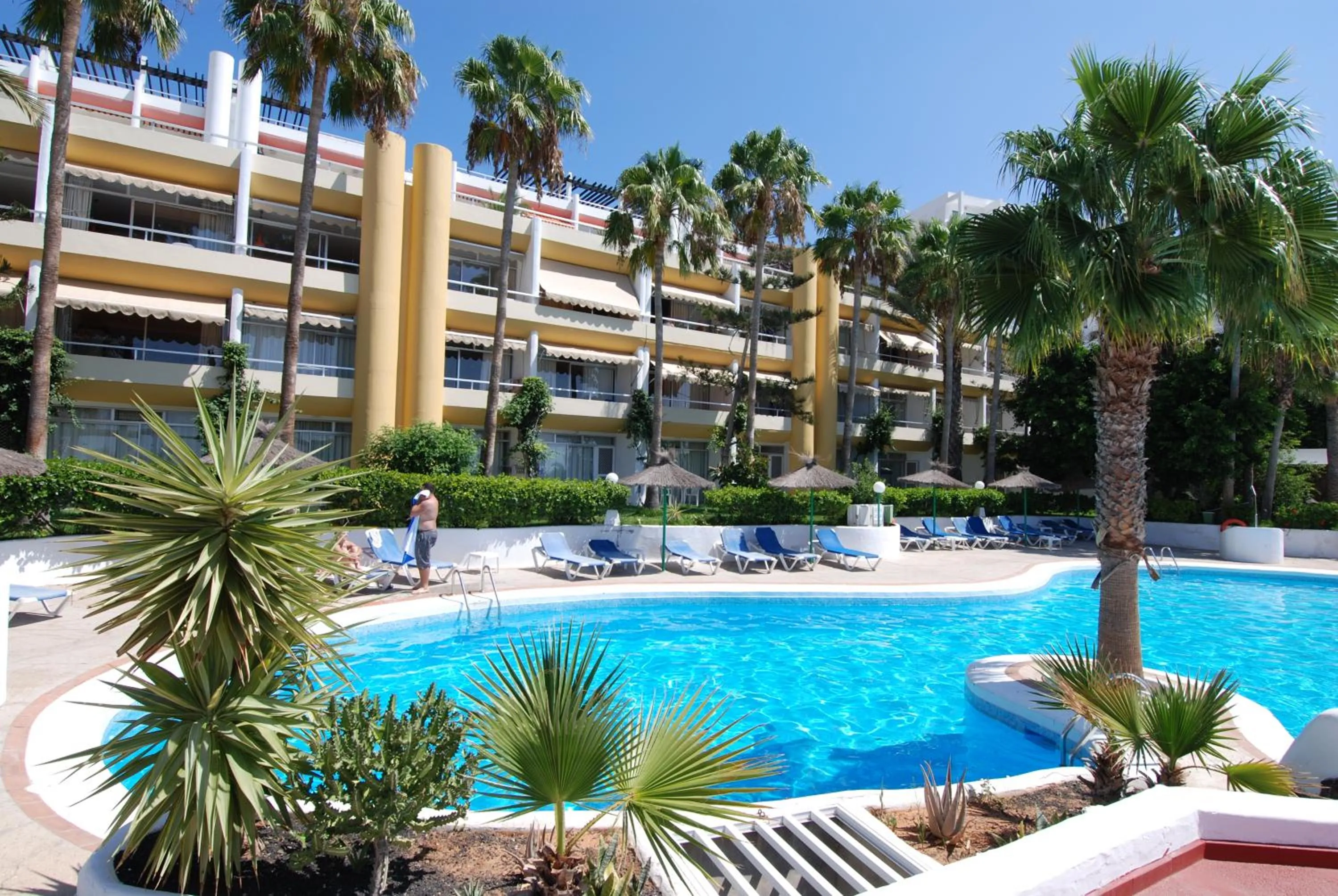 Property building in Apartamentos Matorral