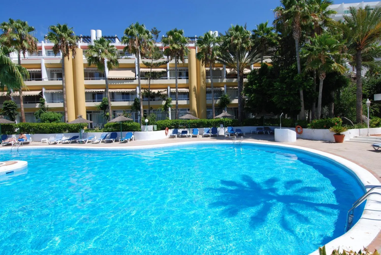 Property building in Apartamentos Matorral