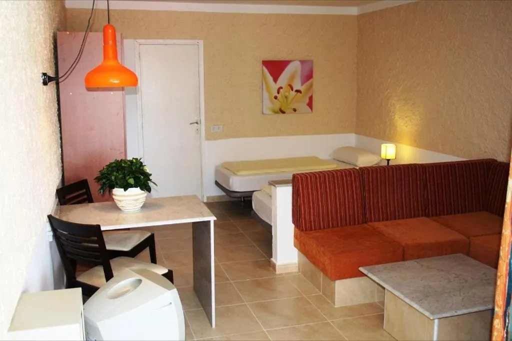 Photo of the whole room, Bed in Apartamentos Matorral