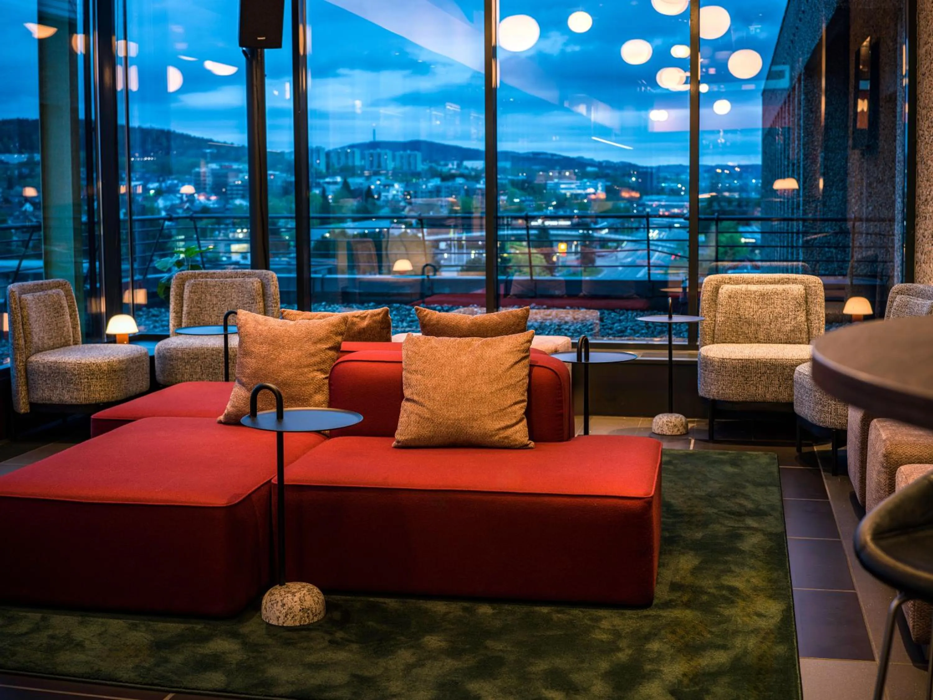 Restaurant/places to eat in Quality Hotel 33