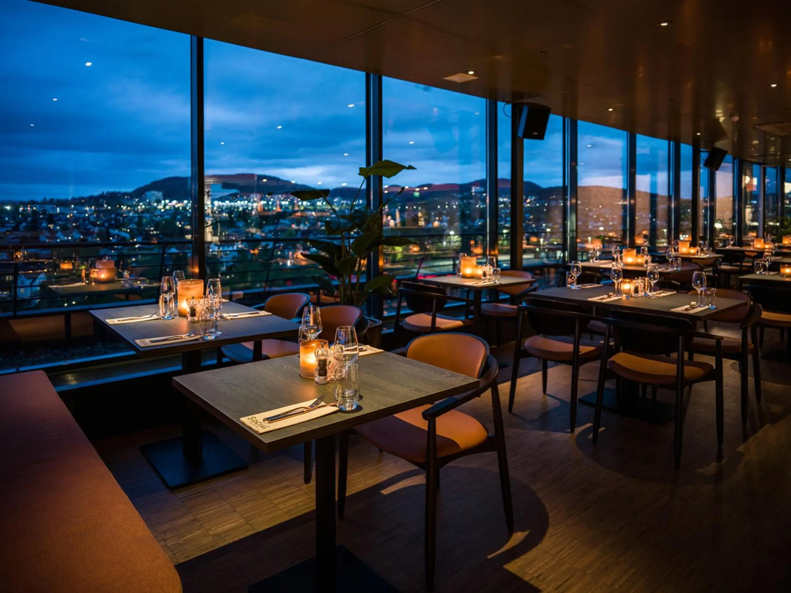 Restaurant/places to eat in Quality Hotel 33 Restaurant/places to eat in Quality Hotel 33