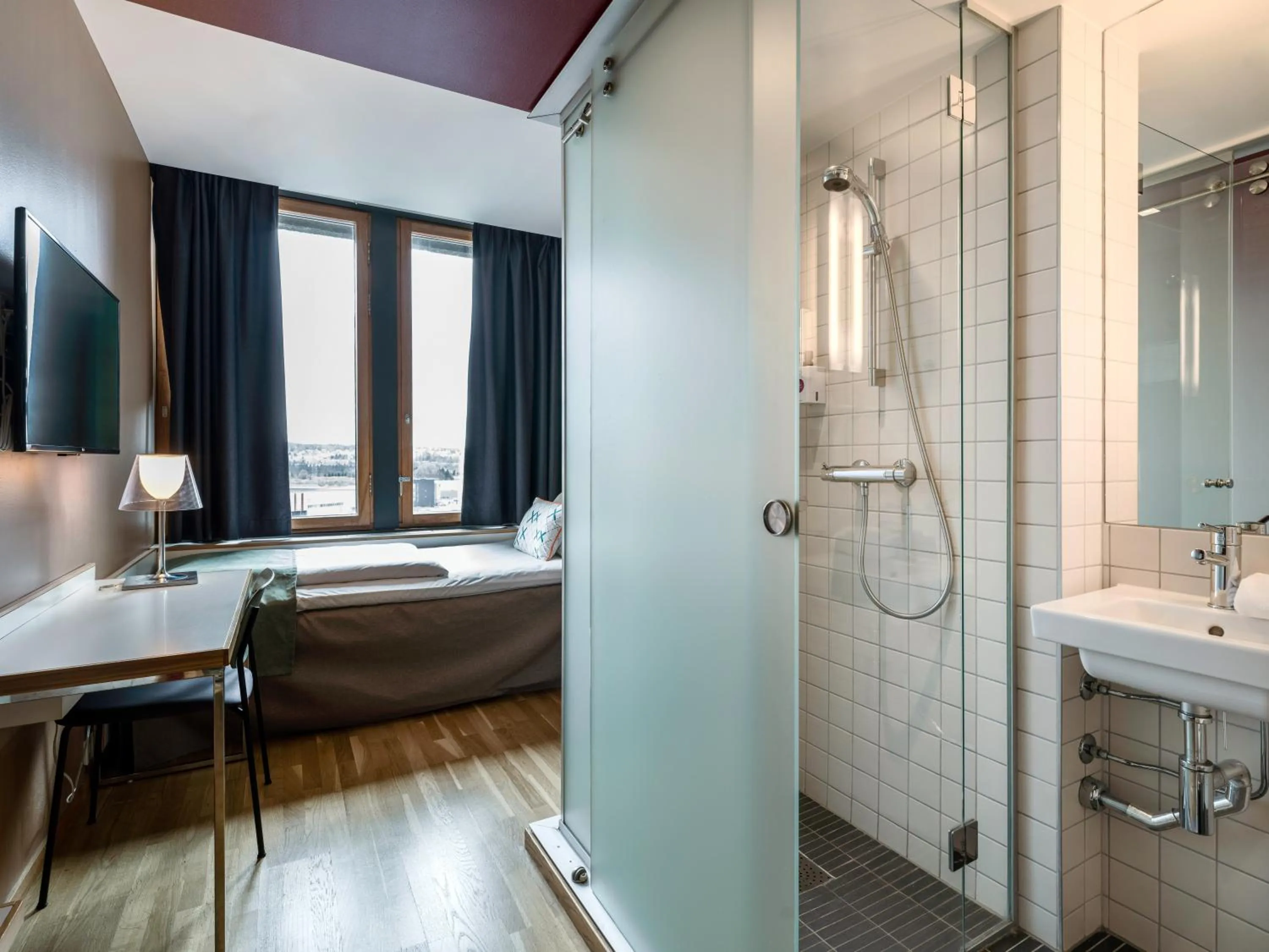 Shower in Quality Hotel 33