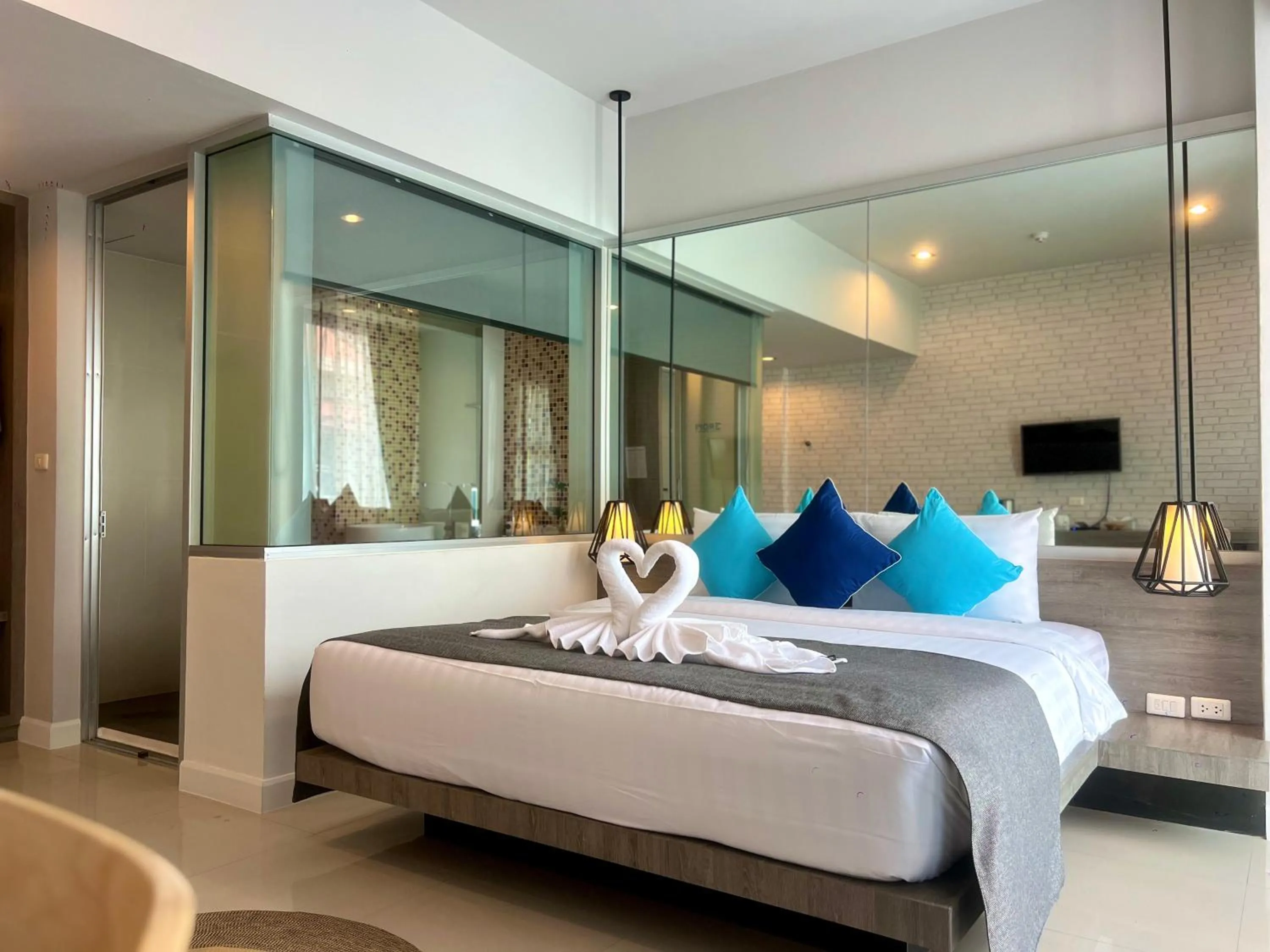 Bedroom, Bed in MORE Patong Hotel