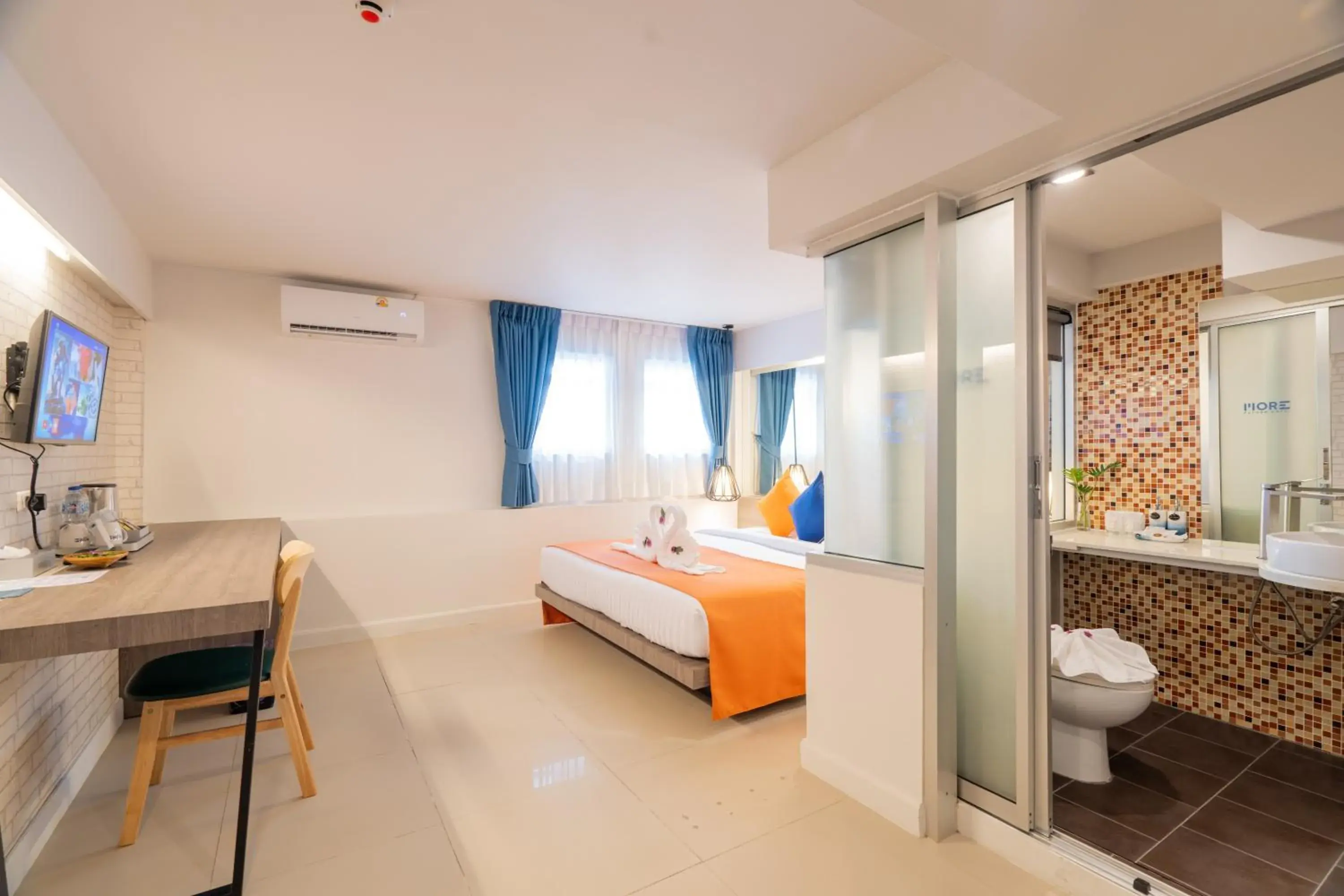 Superior Double or Twin Room in MORE Patong Hotel Superior Double or Twin Room in MORE Patong Hotel