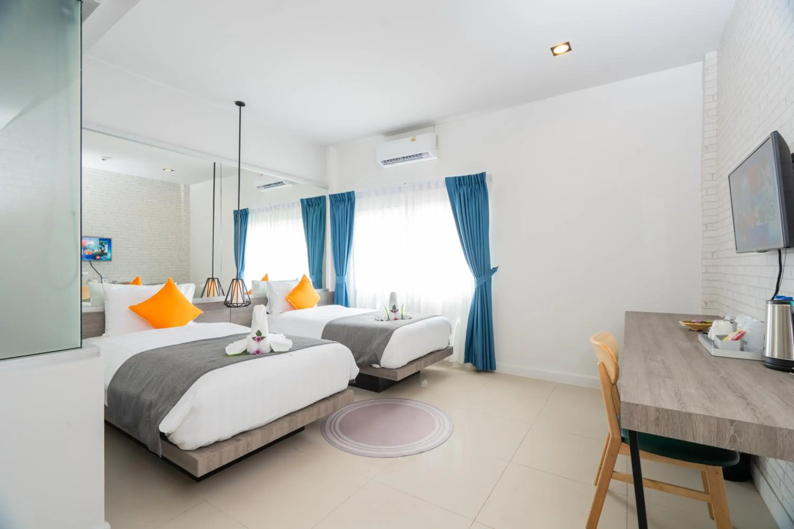 Deluxe Twin Room in MORE Patong Hotel Deluxe Twin Room in MORE Patong Hotel