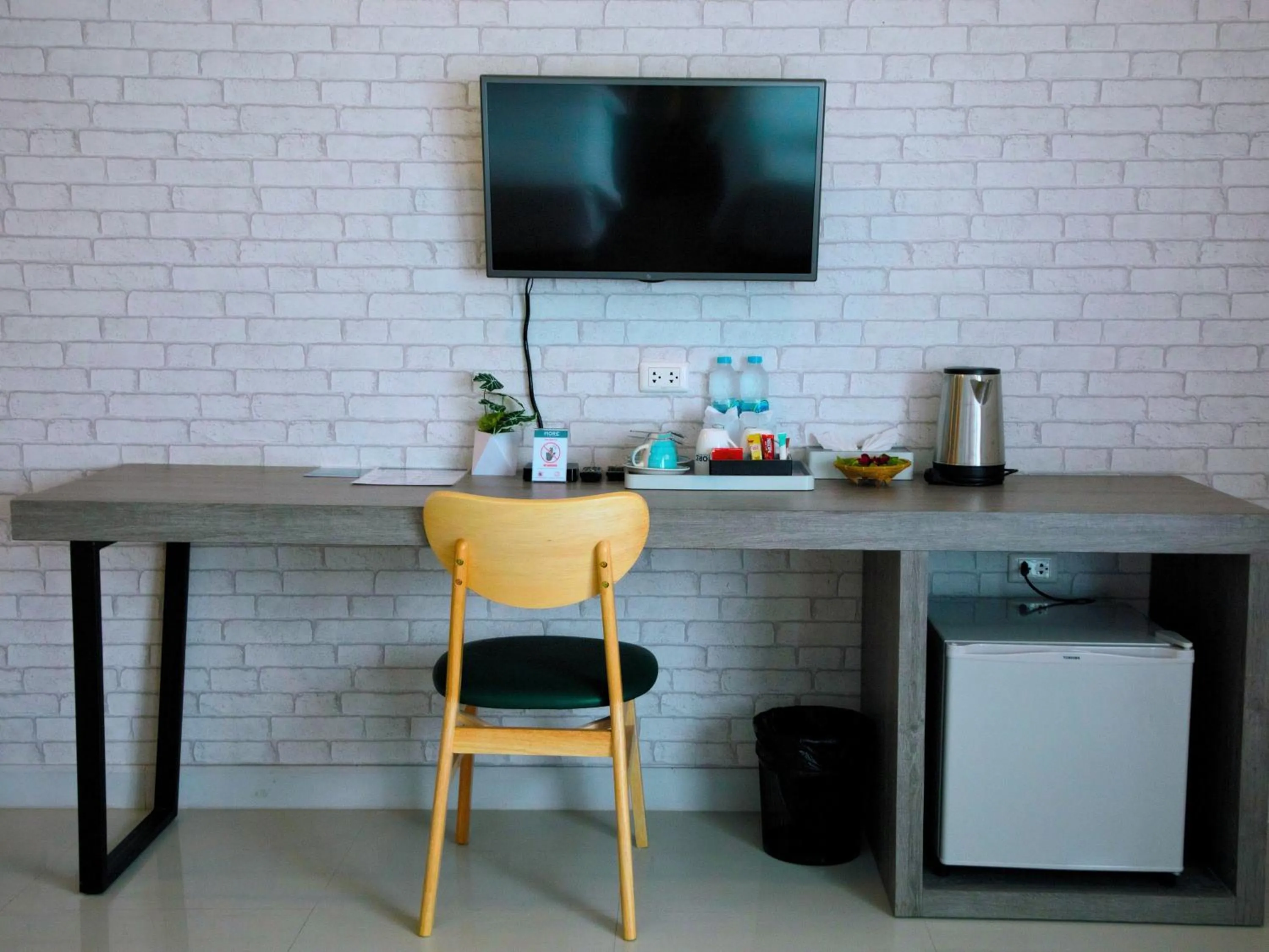 TV and multimedia in MORE Patong Hotel