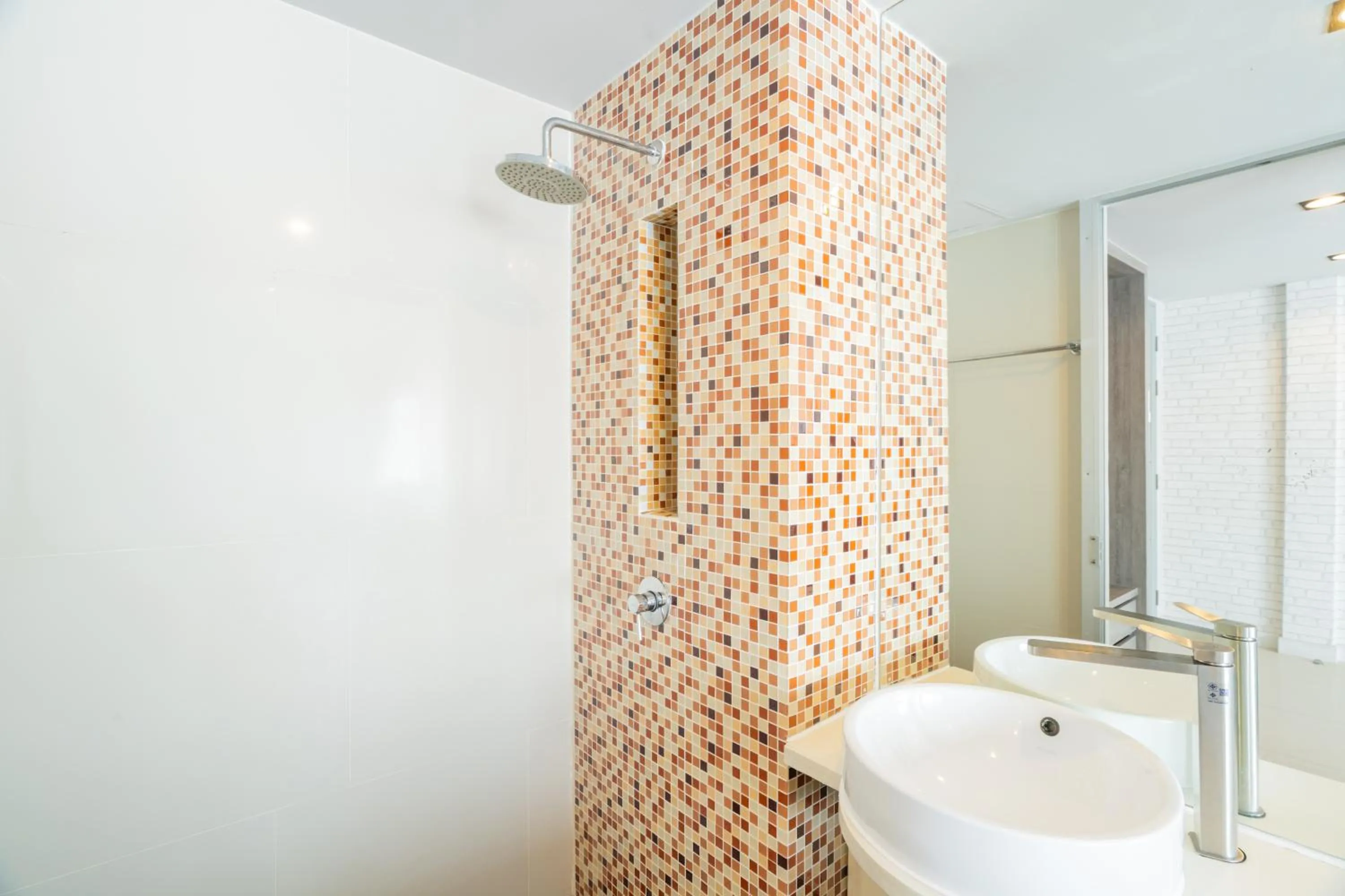 Toilet in MORE Patong Hotel