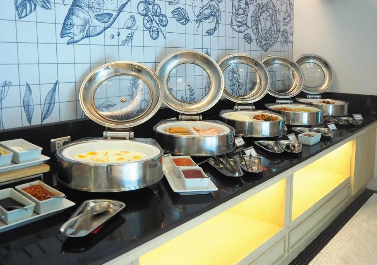 Breakfast in Kingston Suites Bangkok