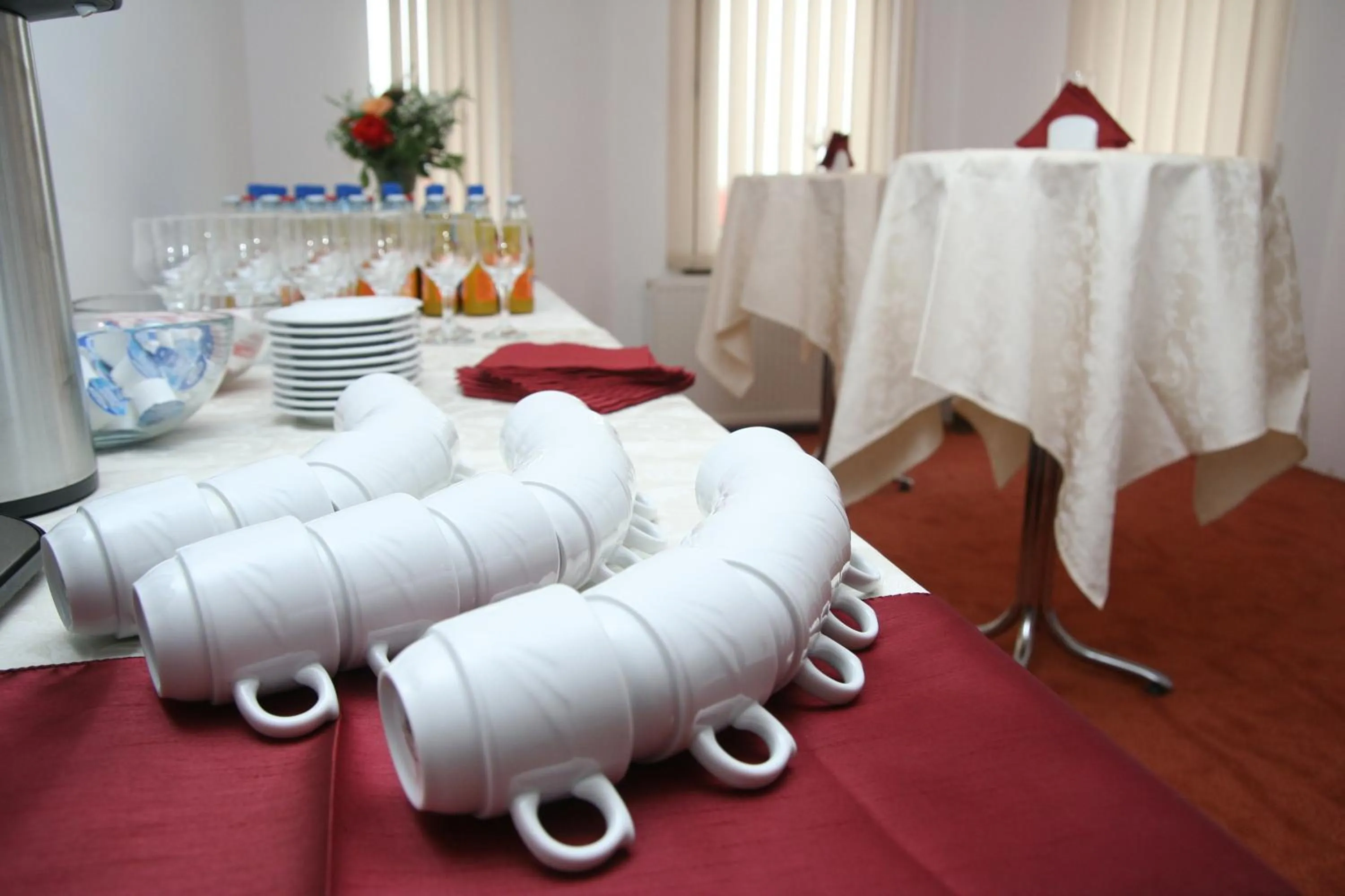 Restaurant/places to eat in Rubin