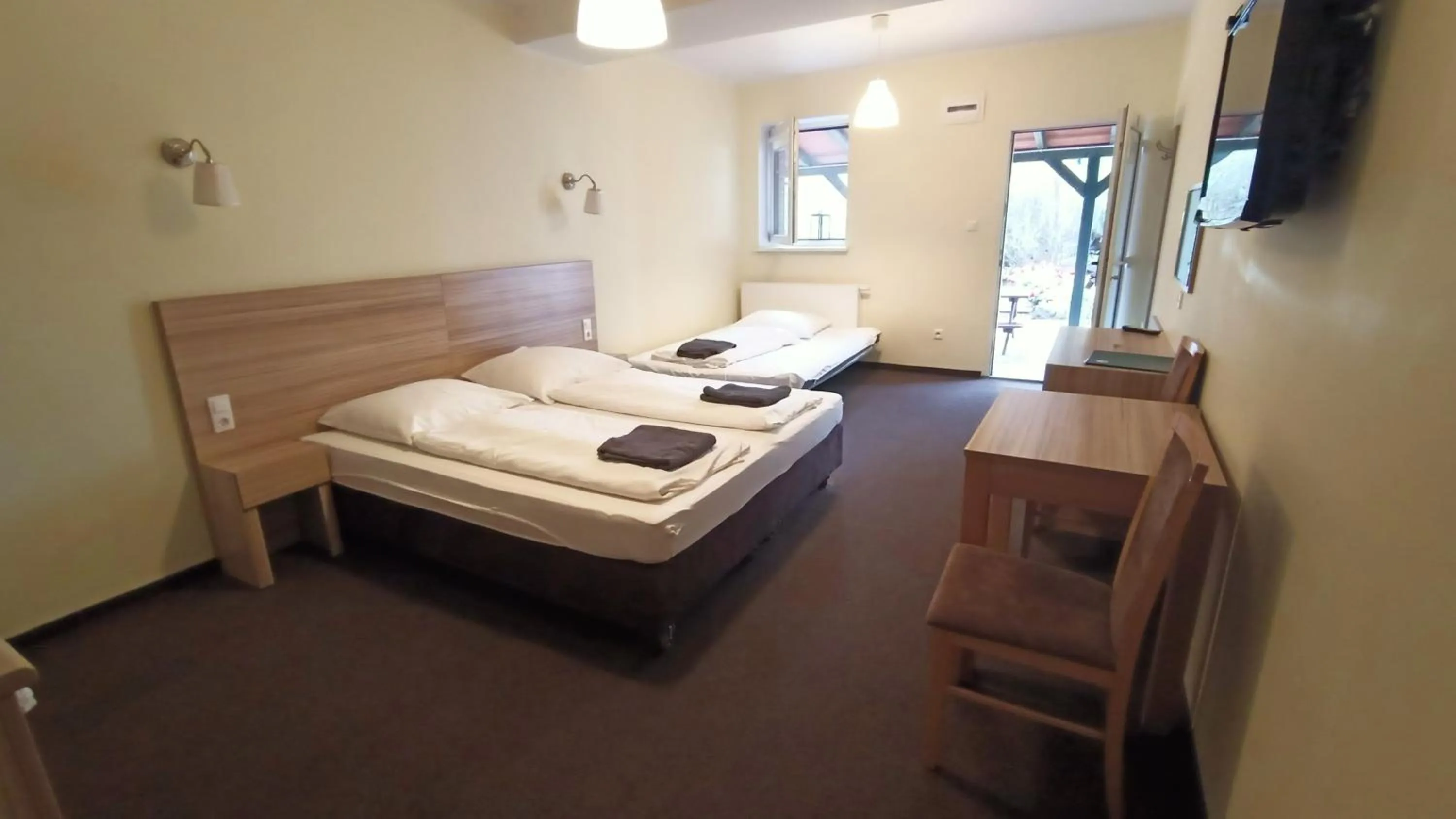 Photo of the whole room, Bed in Folwark Na Półwyspie