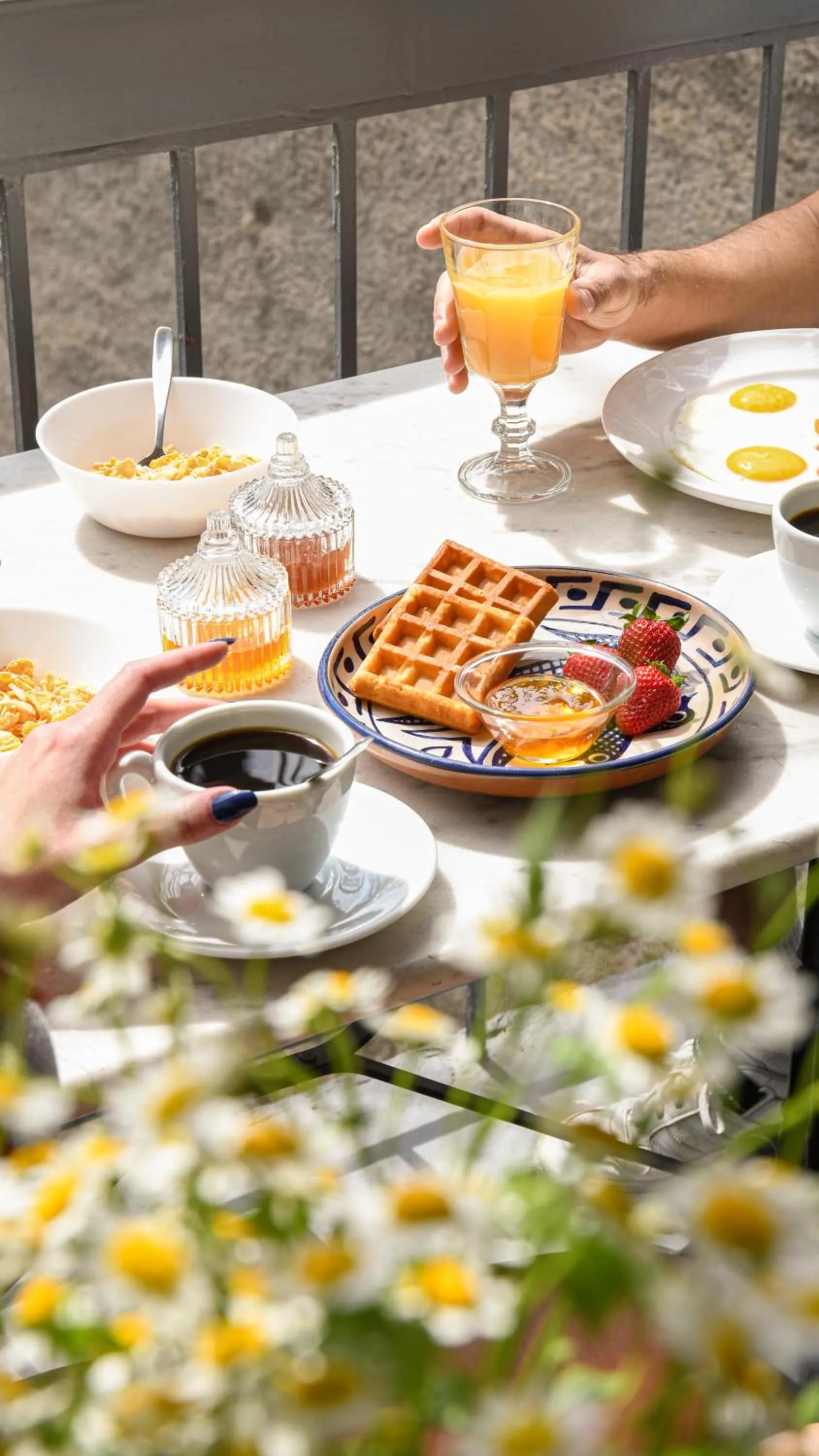 Breakfast in Monastiraki CityCenter Sleepbox- Unspoiled Athens Apartments