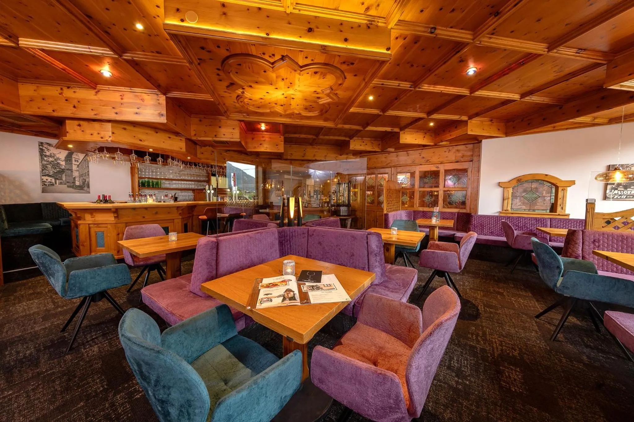 Restaurant/places to eat in Hotel Victoria