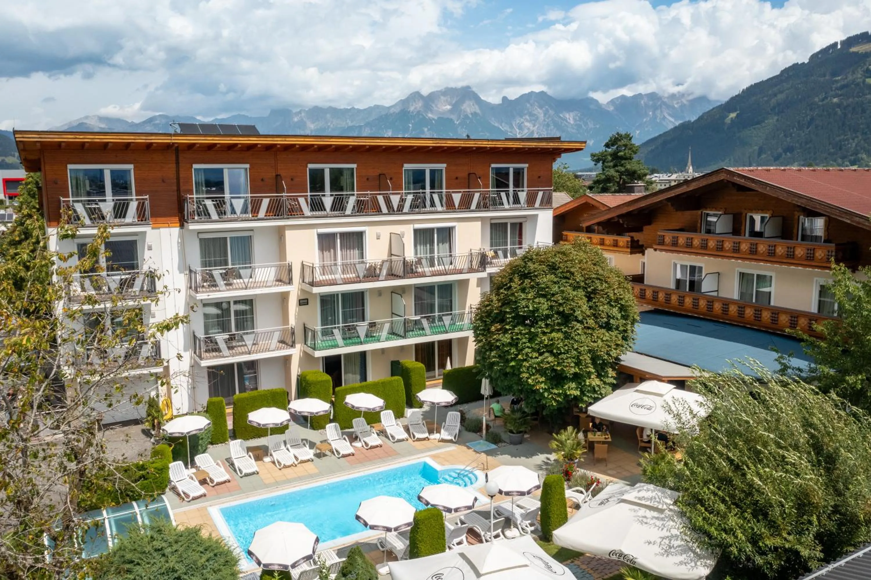 Property building in Hotel Victoria