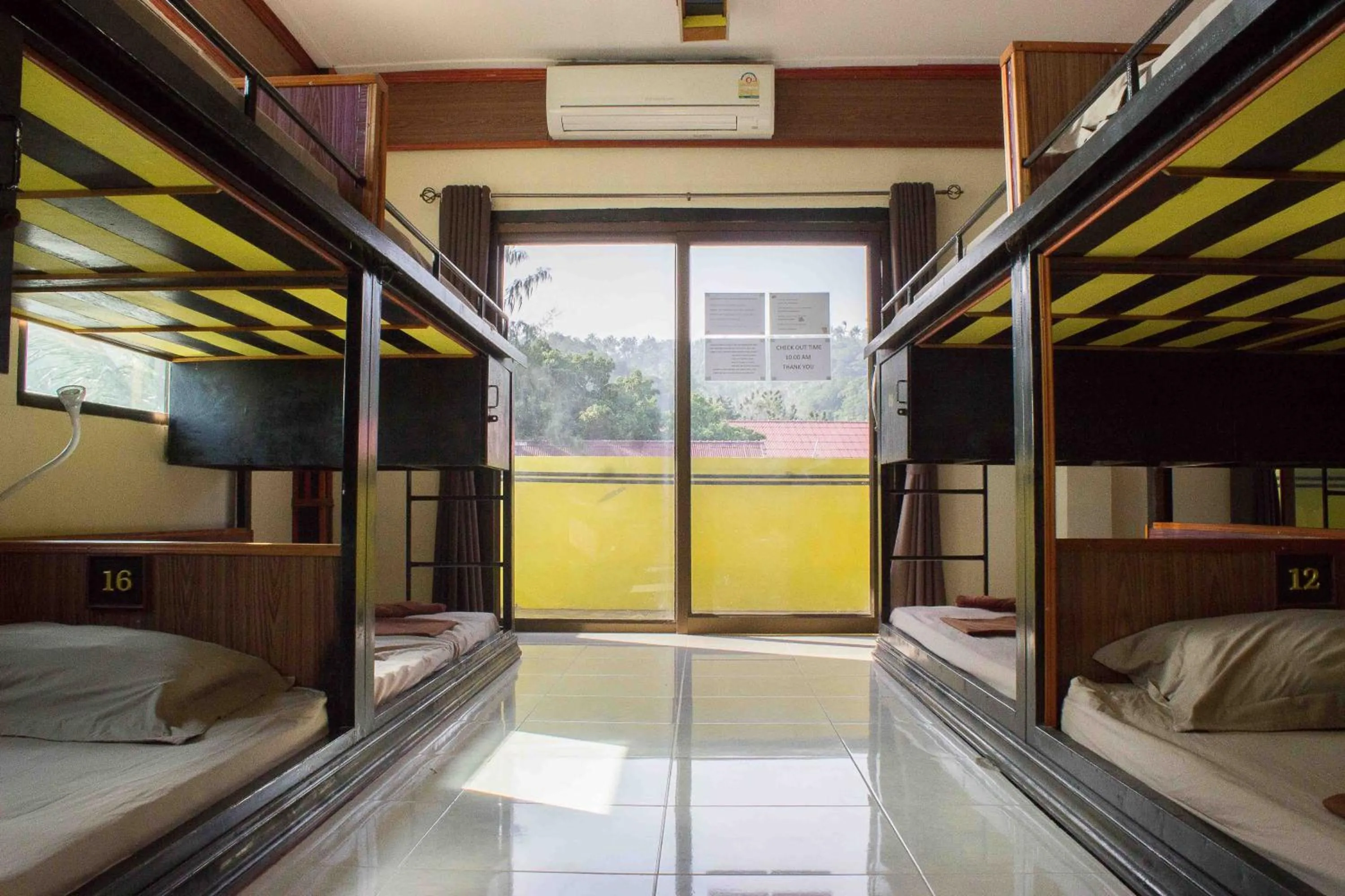 Bed in Carabao Diving Koh Tao