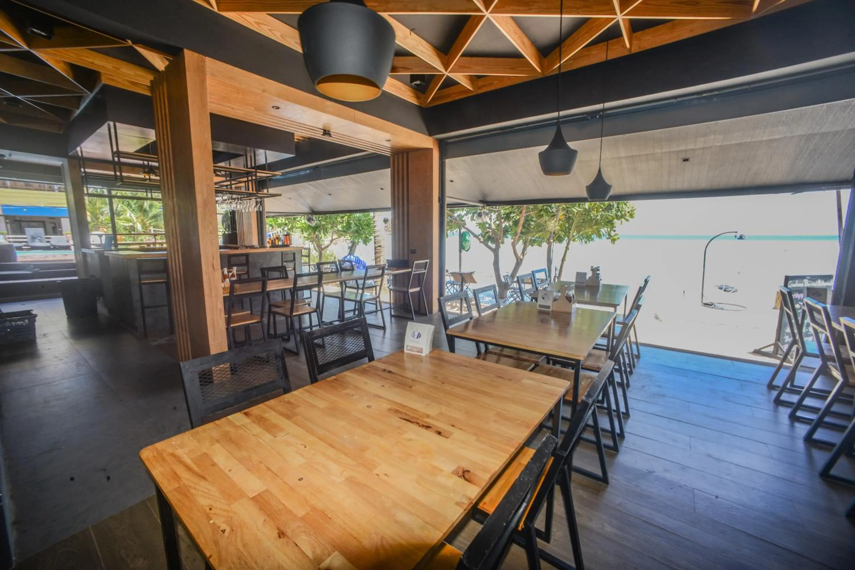 Restaurant/places to eat in Carabao Diving Koh Tao