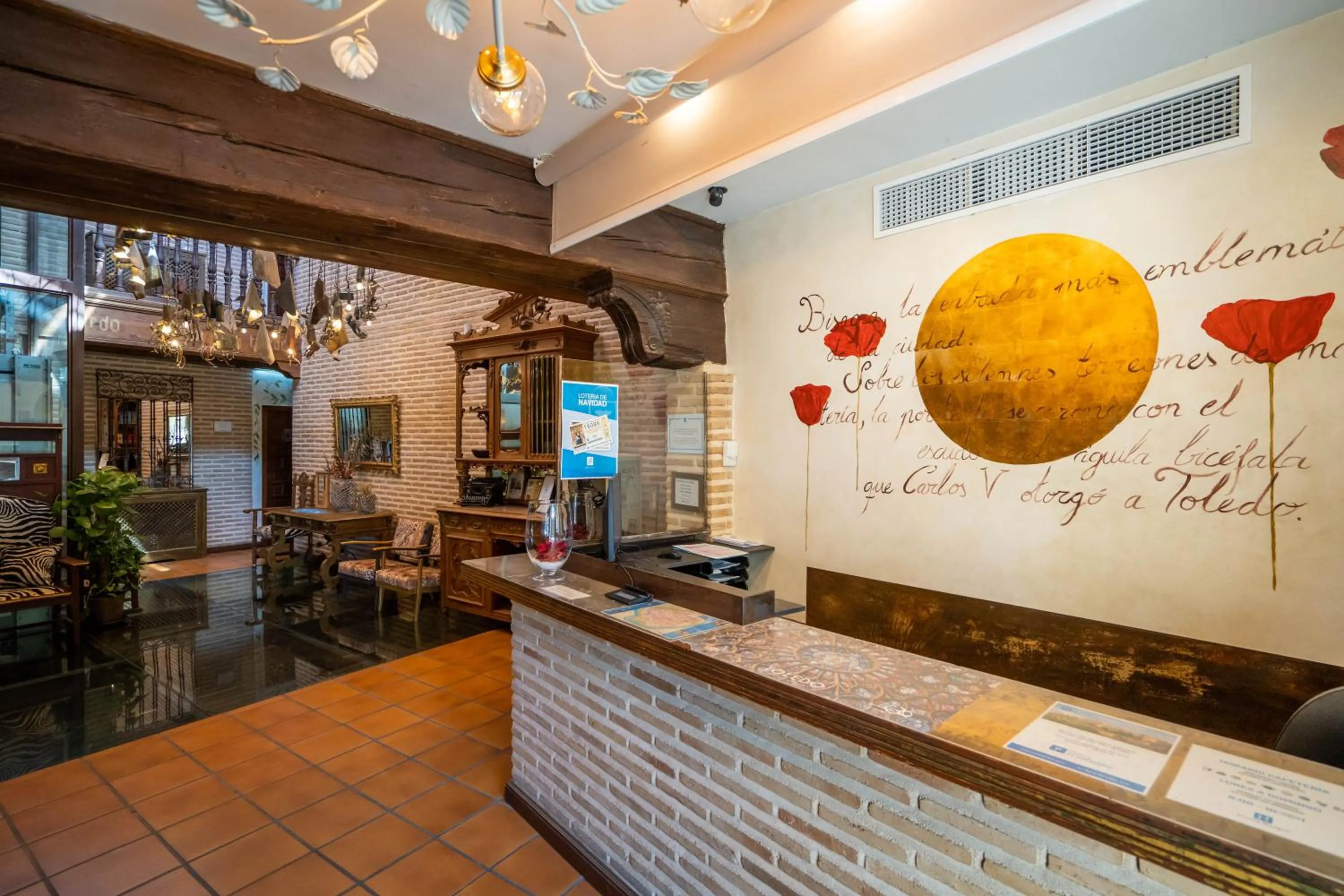 Lobby or reception in YIT Puerta Bisagra