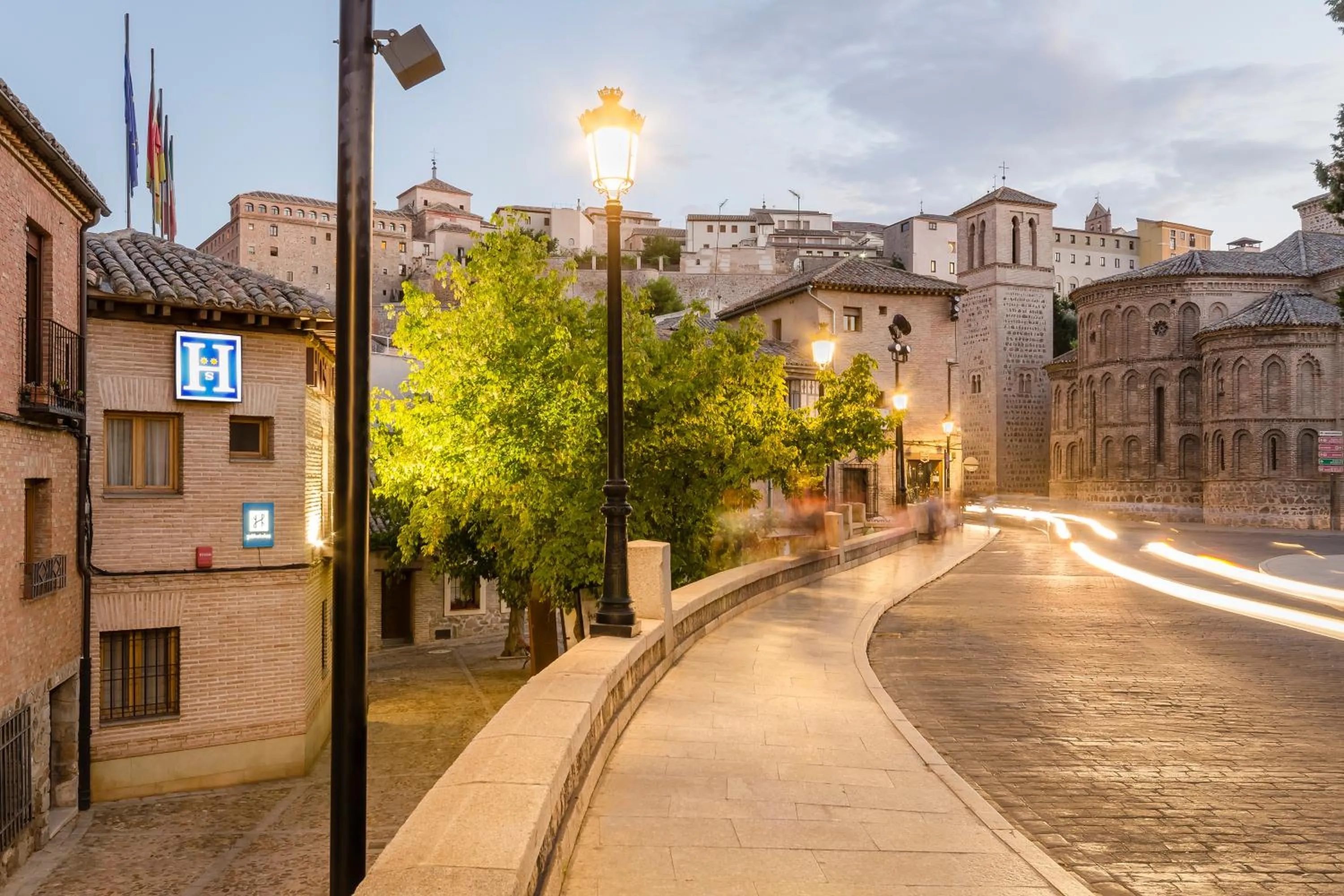 Nearby landmark in YIT Puerta Bisagra