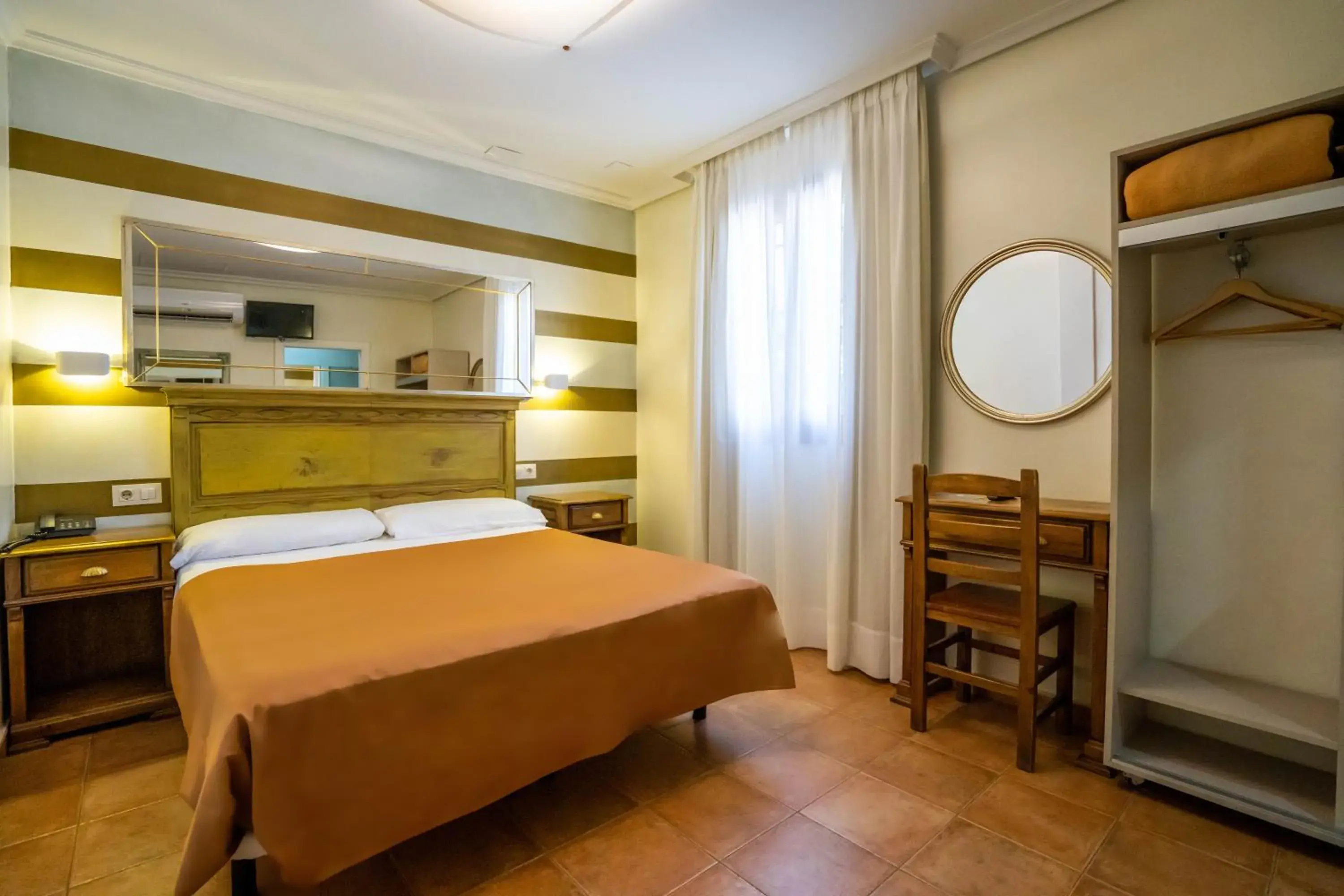 Bed in YIT Puerta Bisagra Bed in YIT Puerta Bisagra