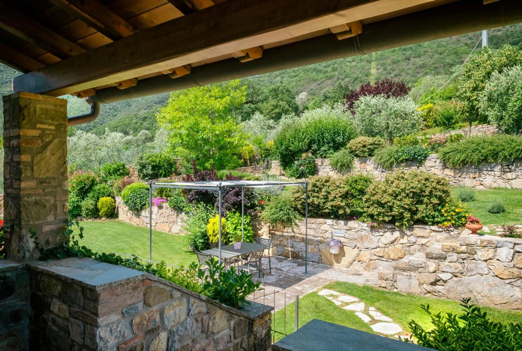 Patio in Rocca Di Pierle, Agriturismo di Charme - Cortona