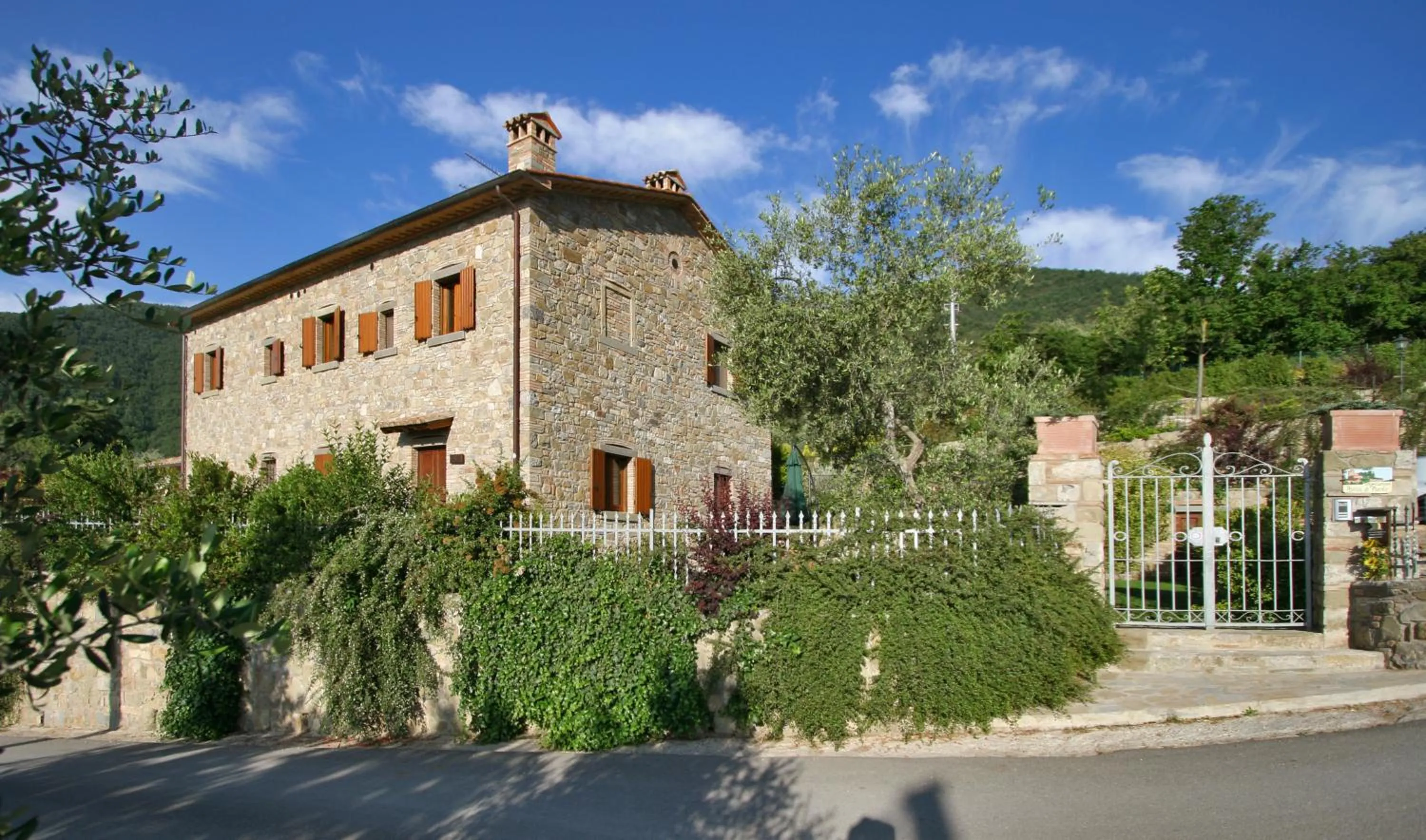 Facade/entrance in Rocca Di Pierle, Agriturismo di Charme - Cortona