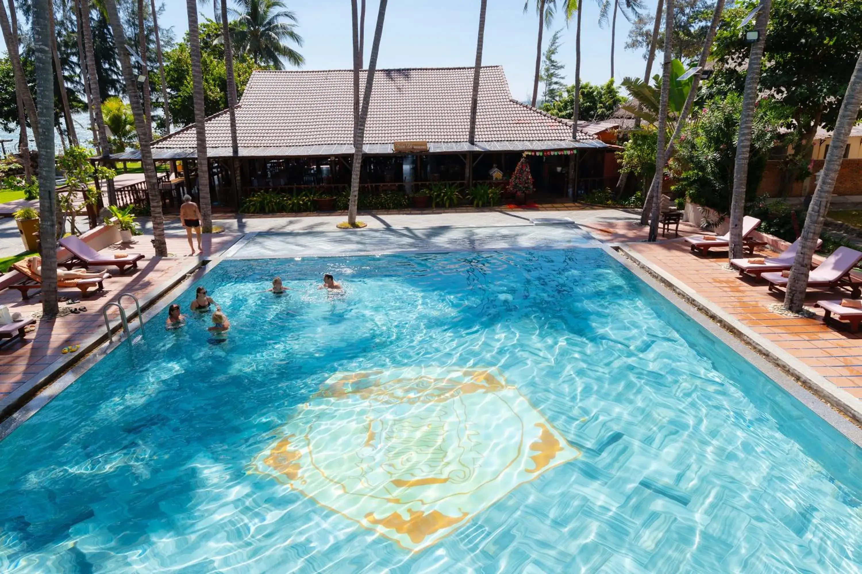 Swimming pool in Ca Ty Mui ne Beach Resort & Spa Swimming pool in Ca Ty Mui ne Beach Resort & Spa