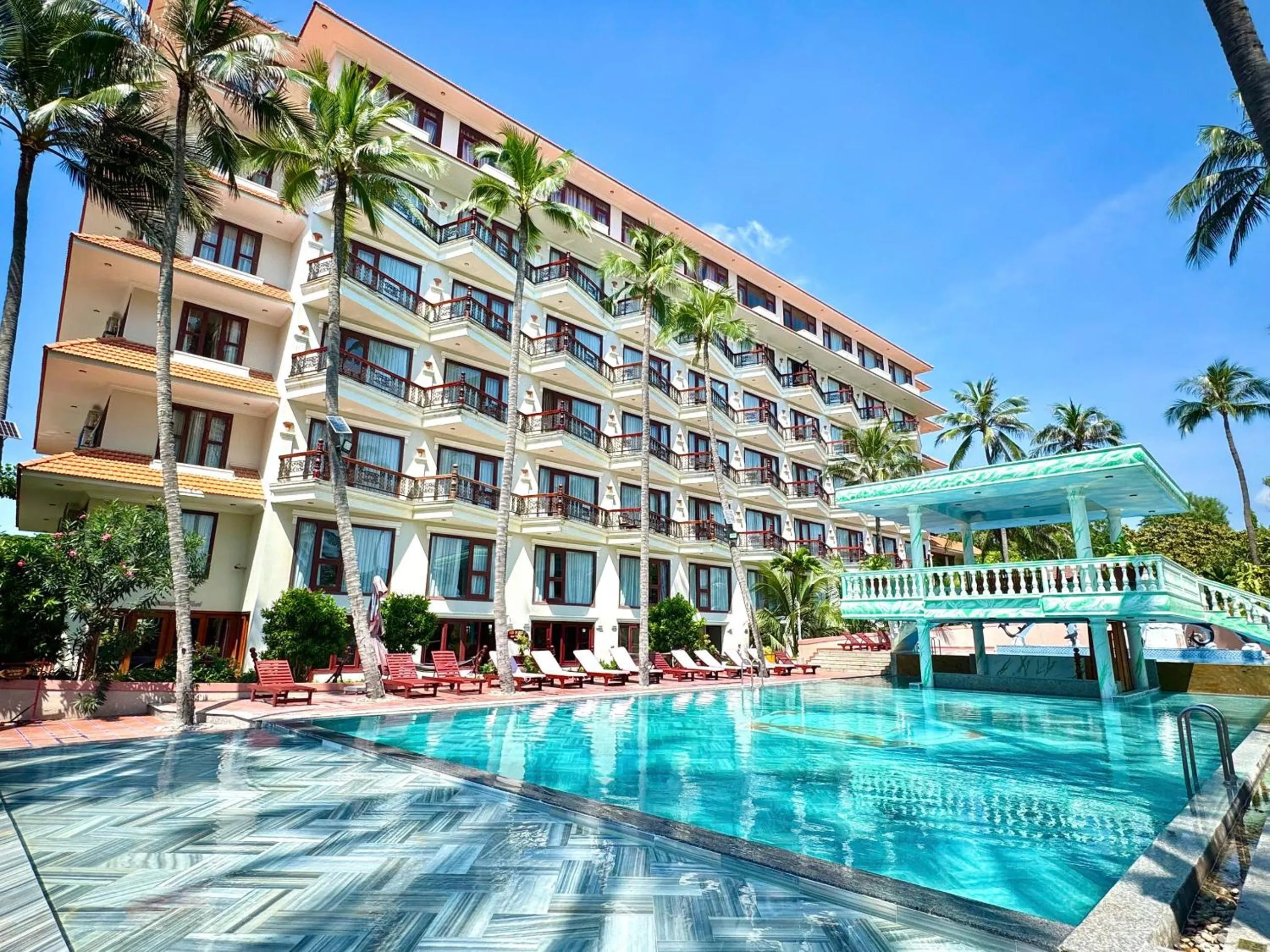 Swimming pool in Ca Ty Mui ne Beach Resort & Spa