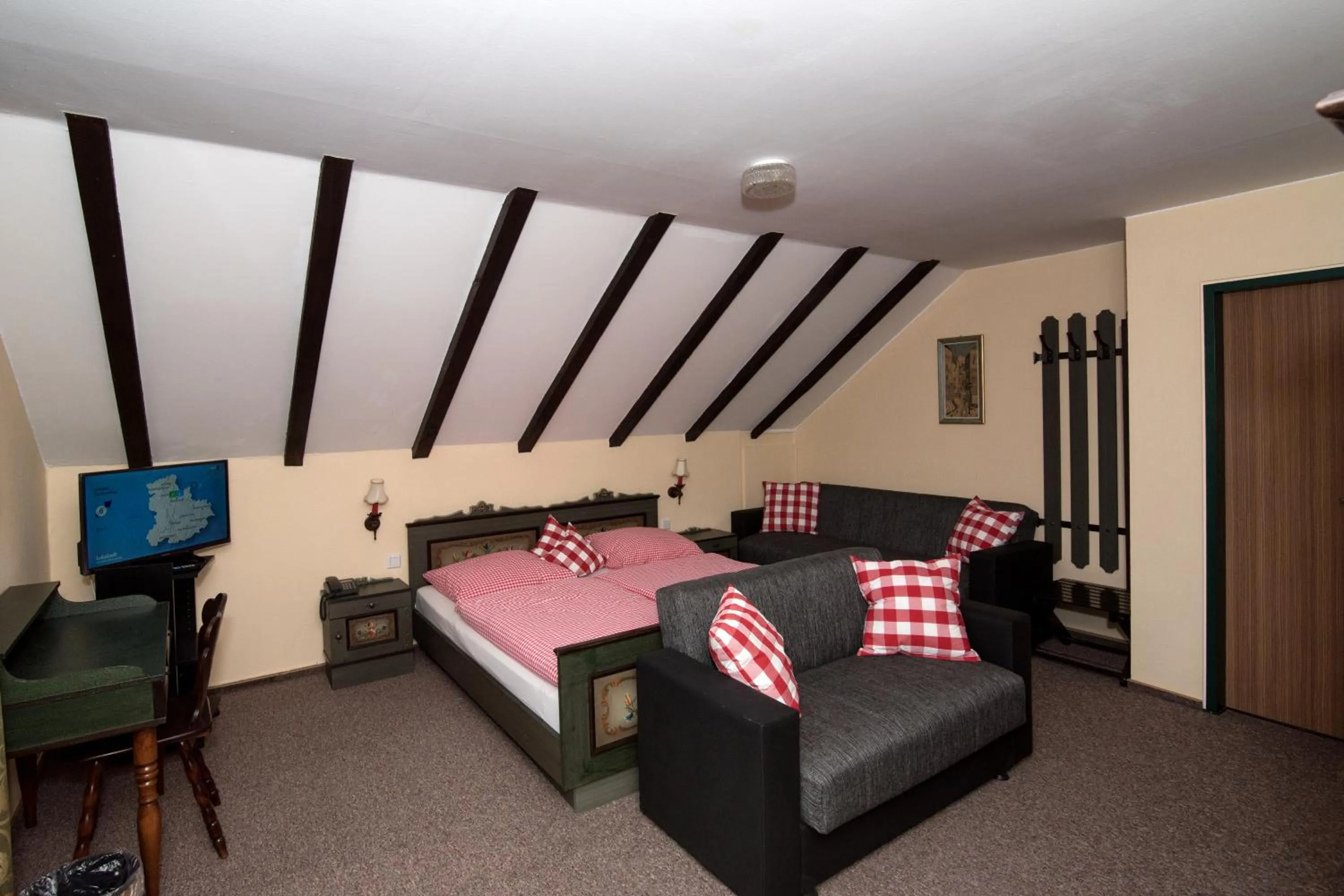 Bed in Hotel-Restaurant Johanniskreuz