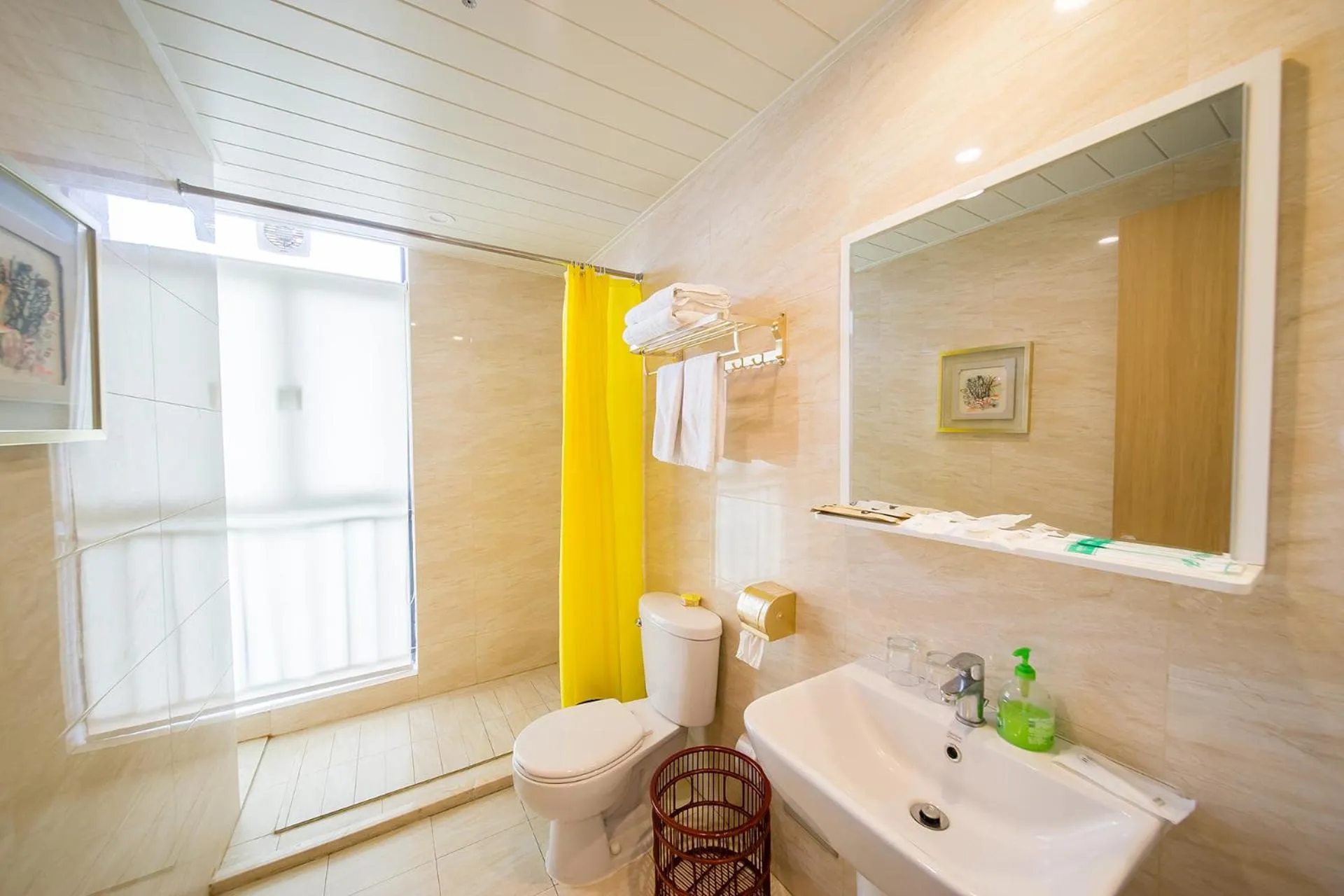 Shower in Guangzhou Laiste ApartHotel Science City Greenland Central Plaza Branch - Free Shuttle Bus to Canton Fair Complex During Canton Fair Period