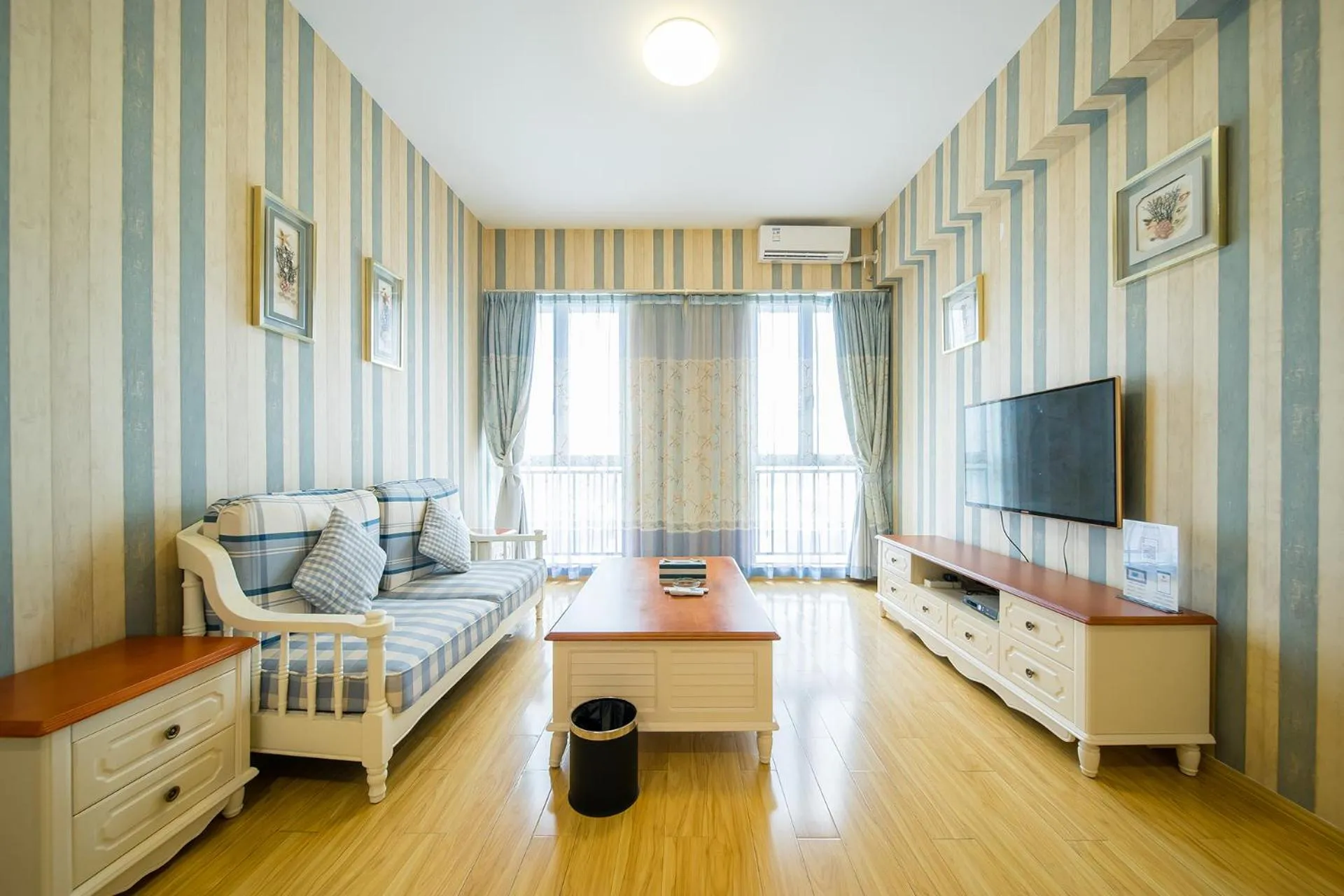 TV and multimedia in Guangzhou Laiste ApartHotel Science City Greenland Central Plaza Branch - Free Shuttle Bus to Canton Fair Complex During Canton Fair Period