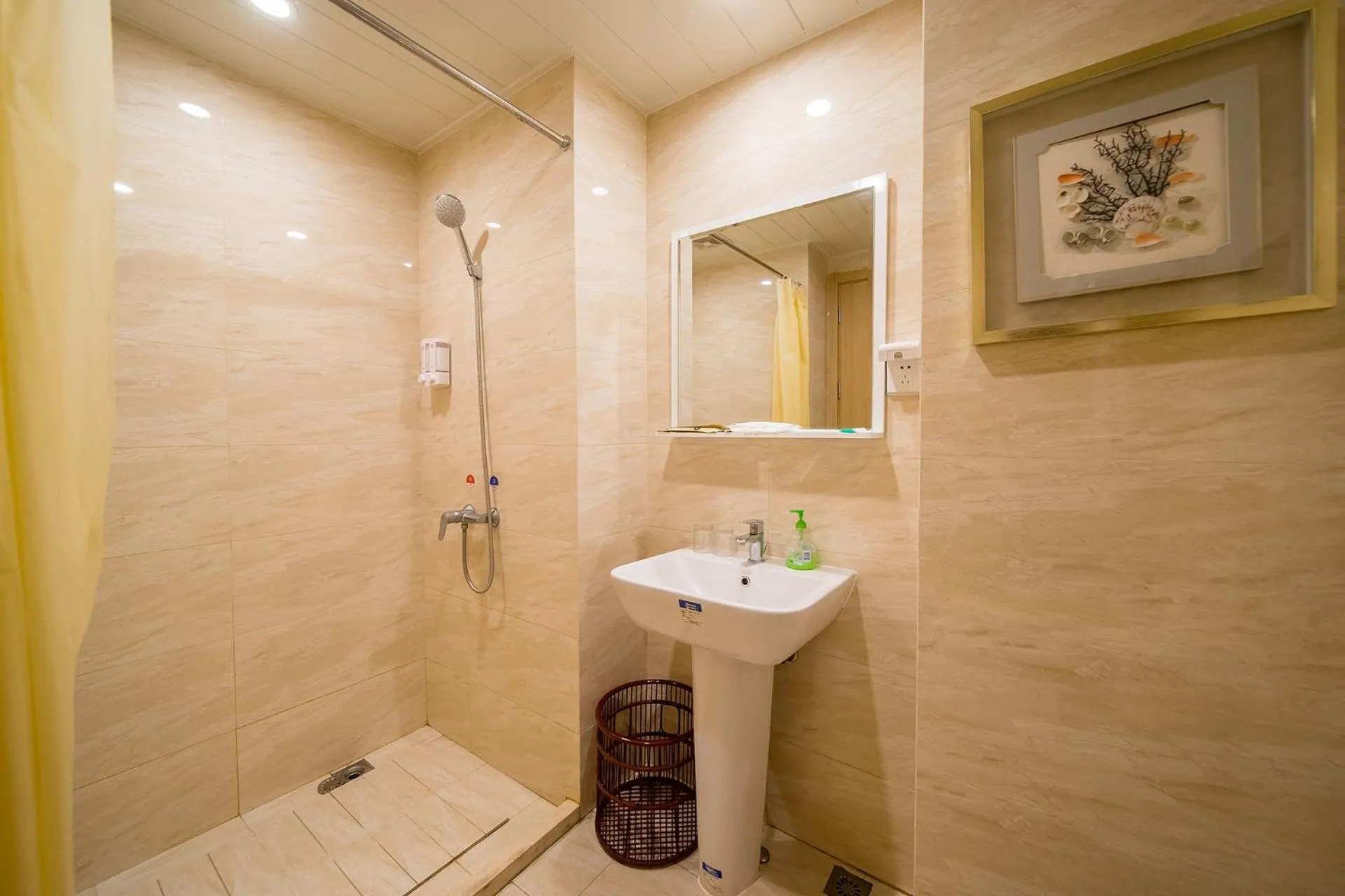 Shower in Guangzhou Laiste ApartHotel Science City Greenland Central Plaza Branch - Free Shuttle Bus to Canton Fair Complex During Canton Fair Period
