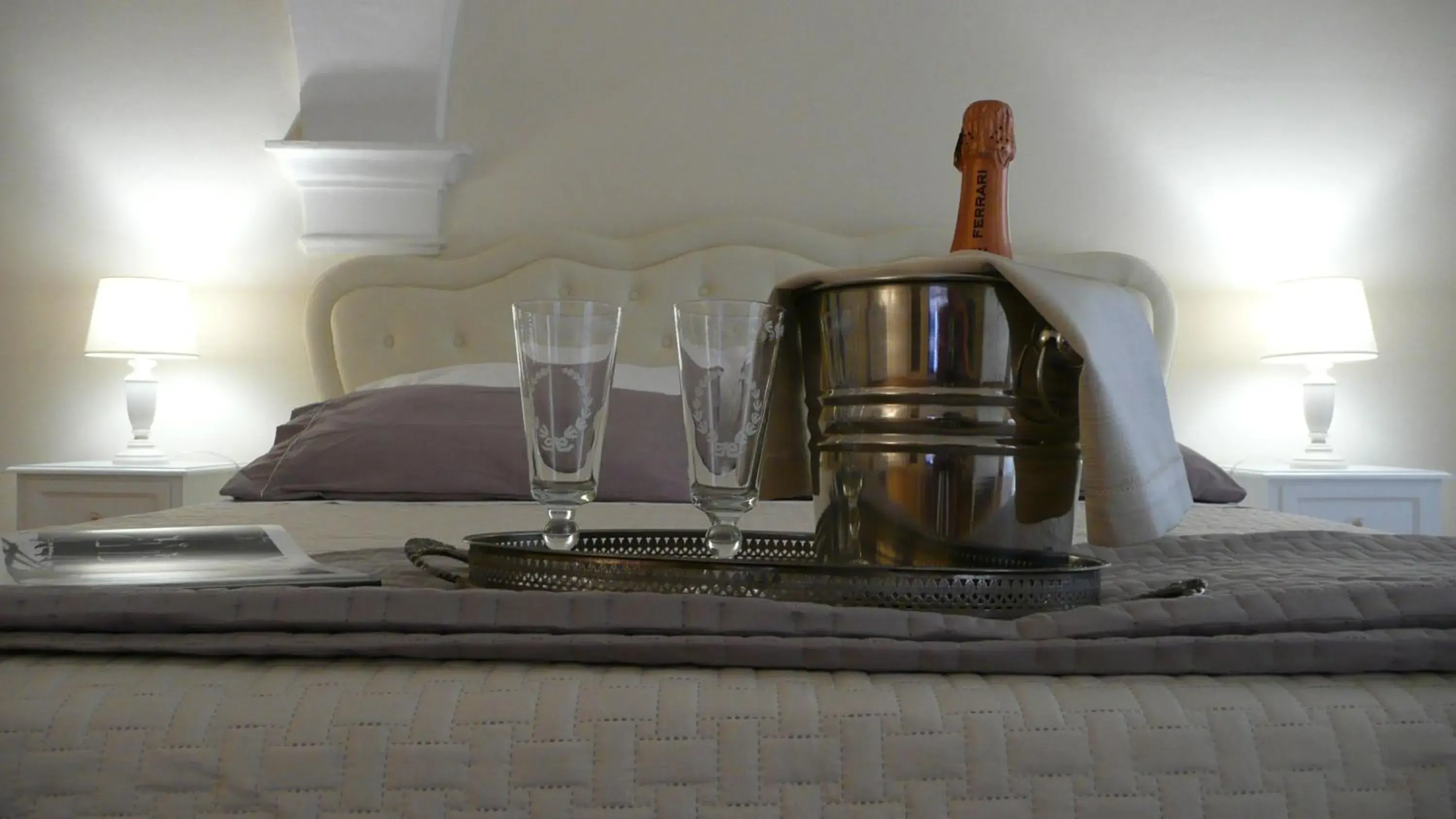 Superior Double Room - single occupancy in Palazzo de' Vecchi Superior Double Room - single occupancy in Palazzo de' Vecchi