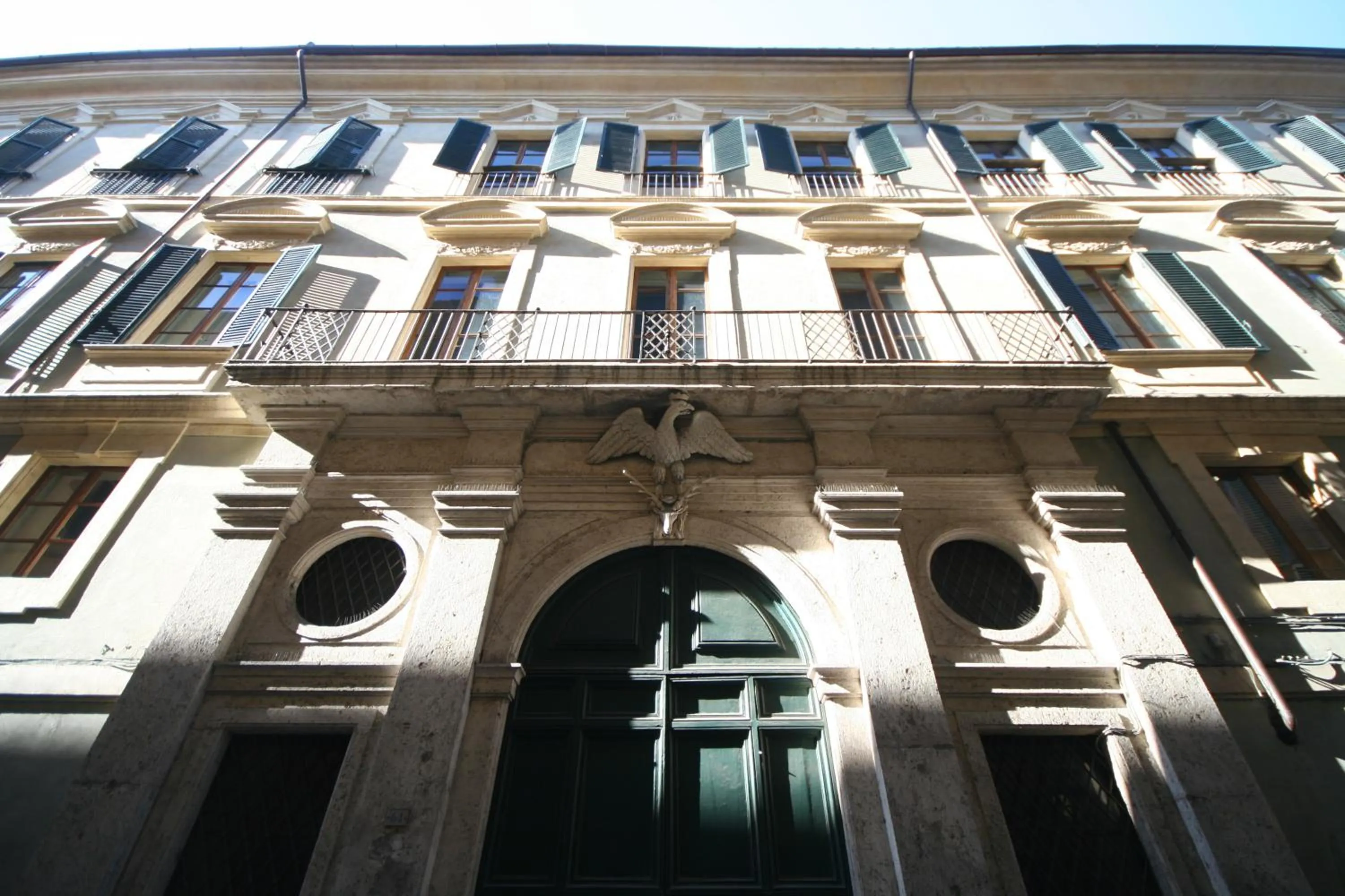 Property building in Palazzo de' Vecchi