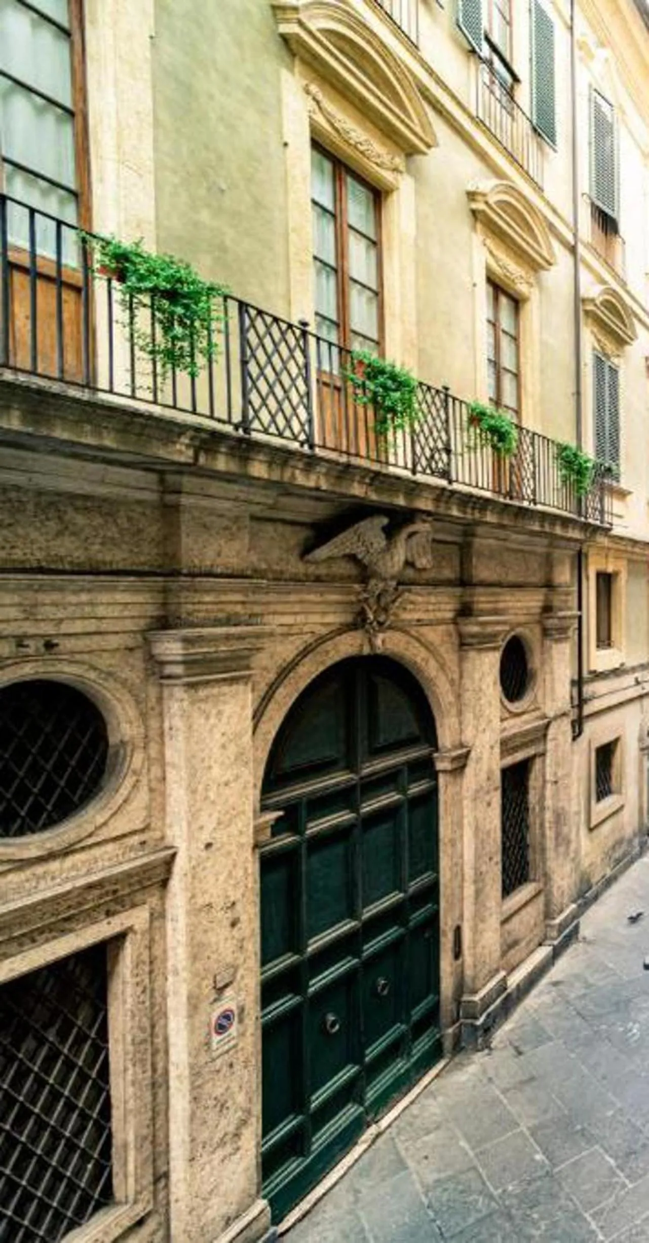 Property building in Palazzo de' Vecchi