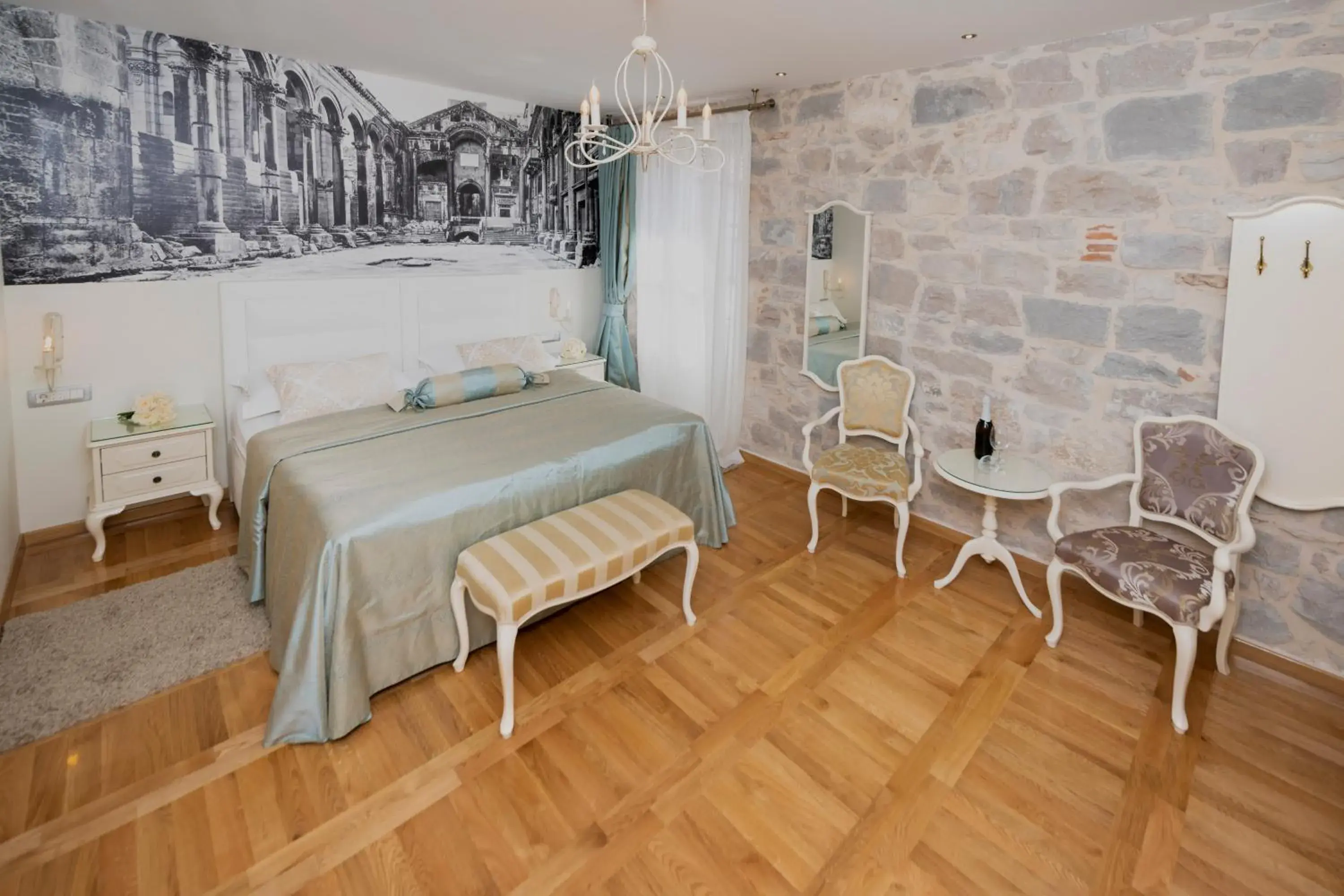 Superior King Room - single occupancy in Gothic Palace Heritage Superior King Room - single occupancy in Gothic Palace Heritage